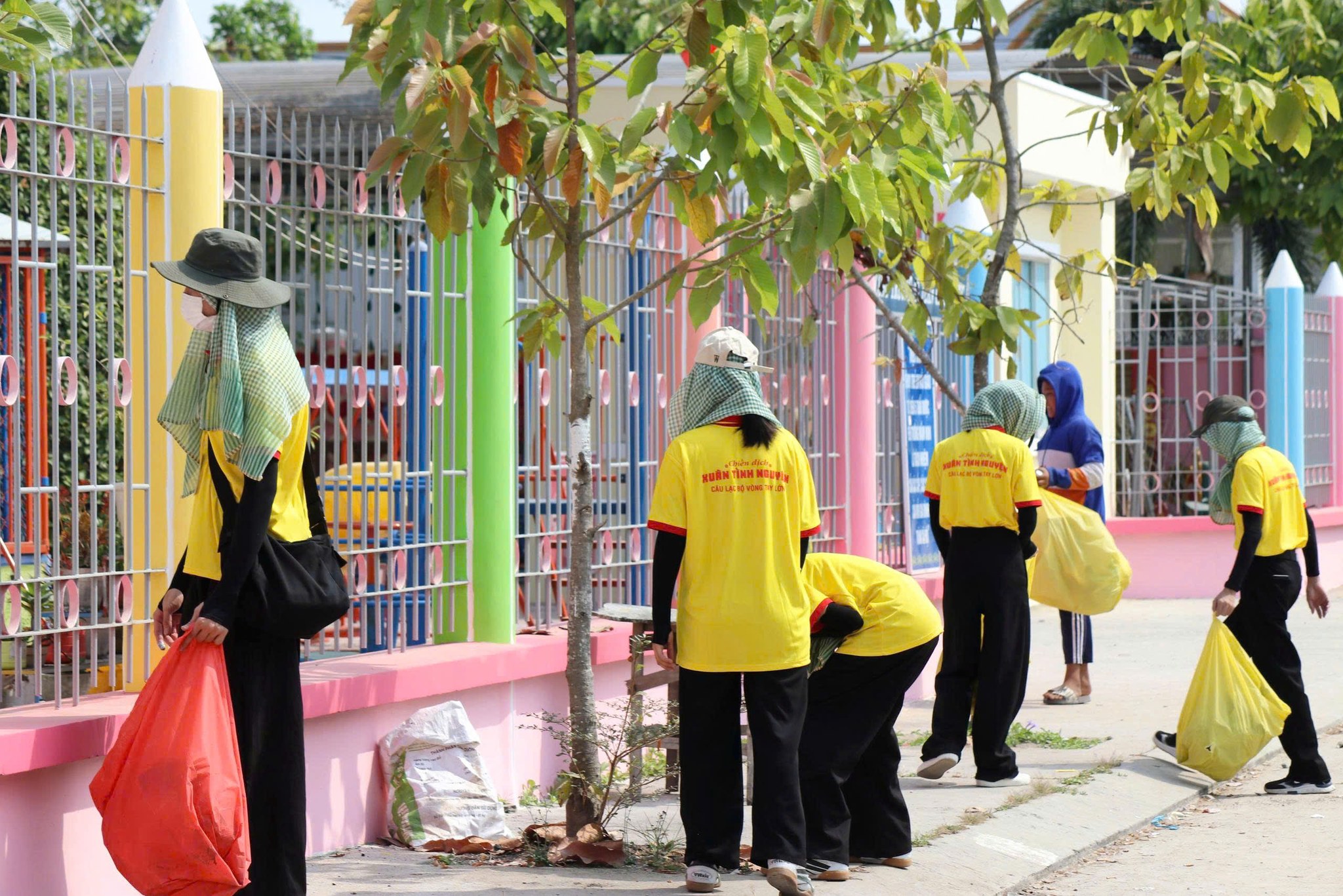 Mang Xuân về xã biên giới - Ảnh 19.