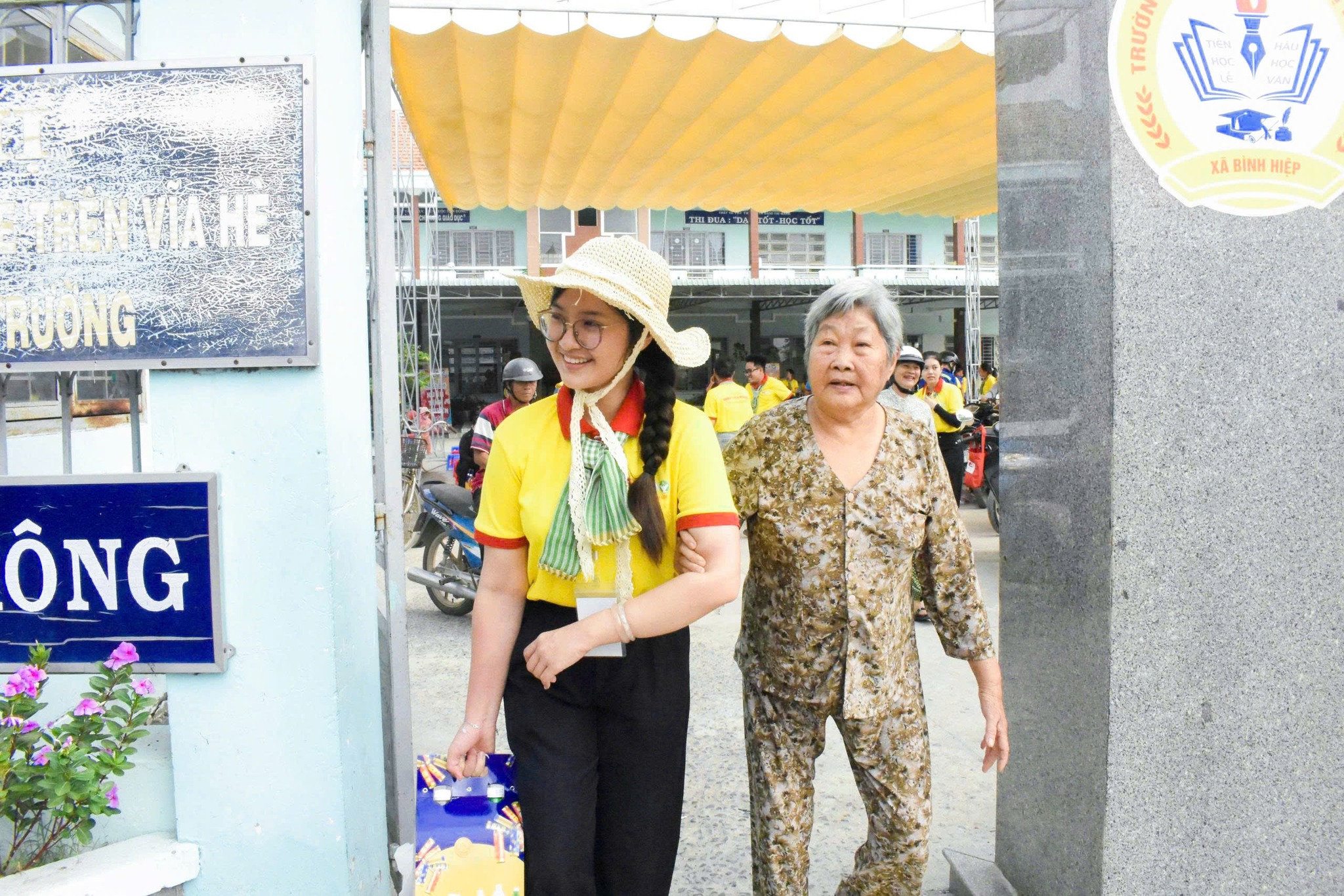 Mang Xuân về xã biên giới - Ảnh 38.