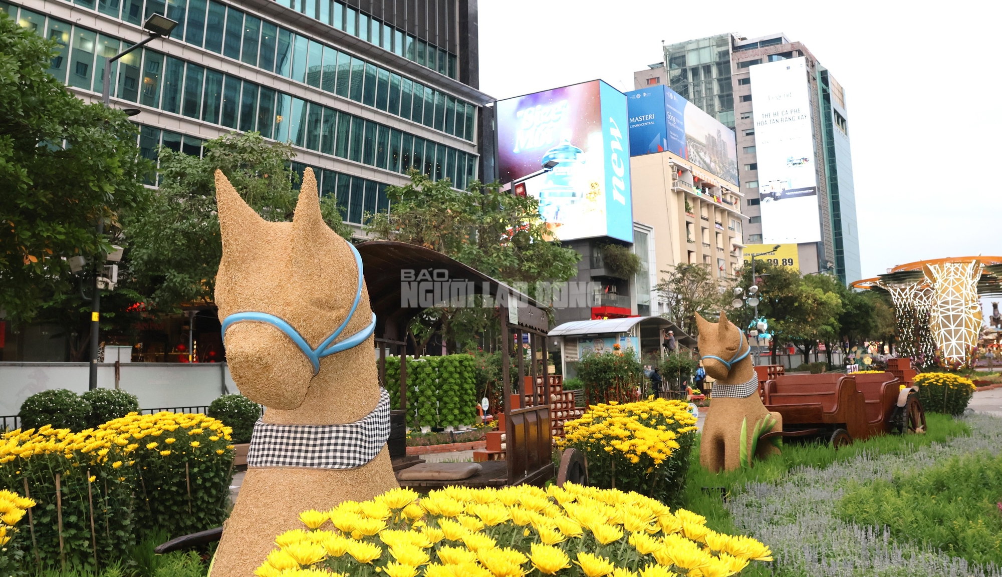 H&eacute; lộ linh vật Ngựa ở Đường hoa Nguyễn Huệ trước giờ G - Ảnh 7.