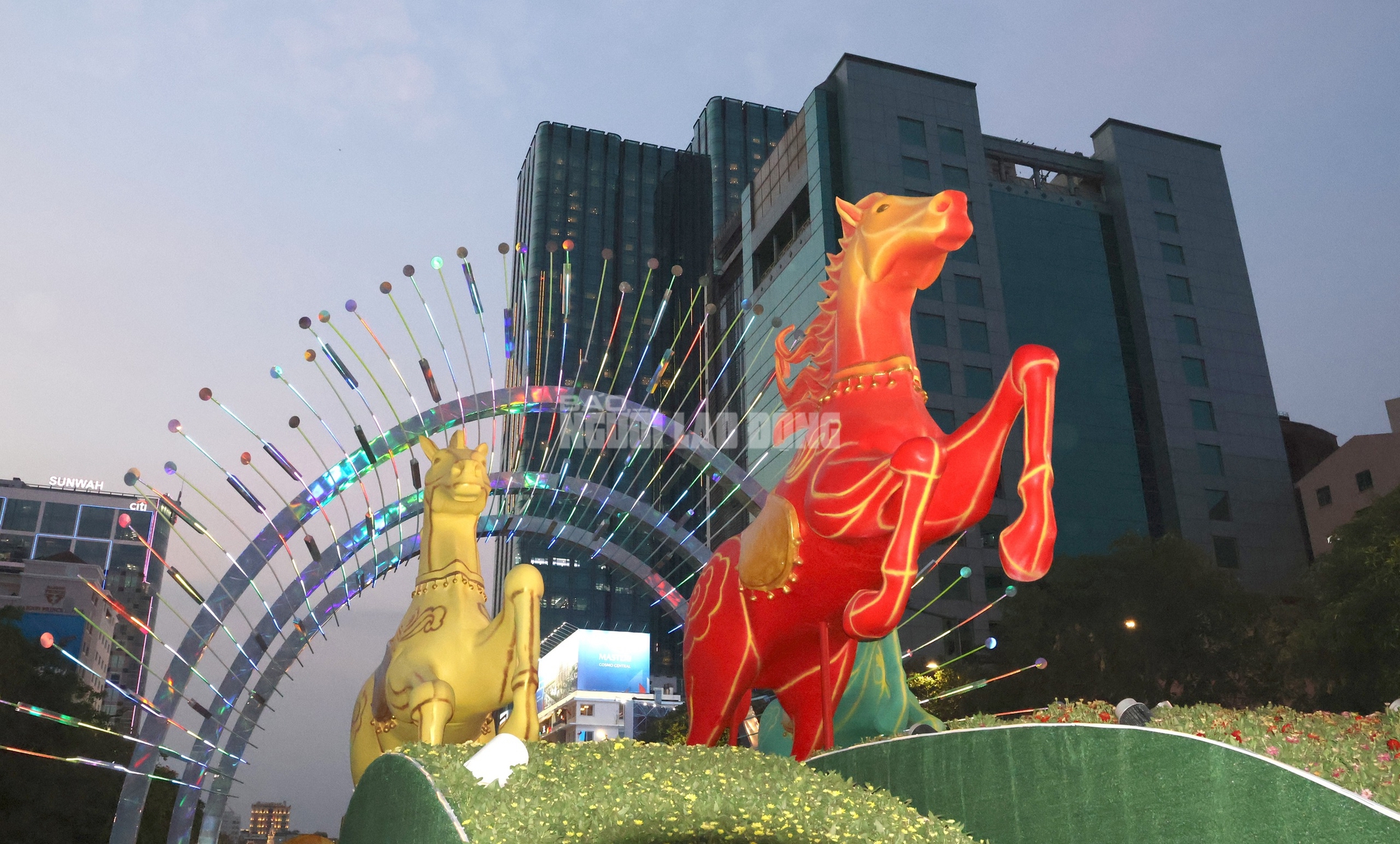 H&eacute; lộ linh vật Ngựa ở Đường hoa Nguyễn Huệ trước giờ G - Ảnh 15.