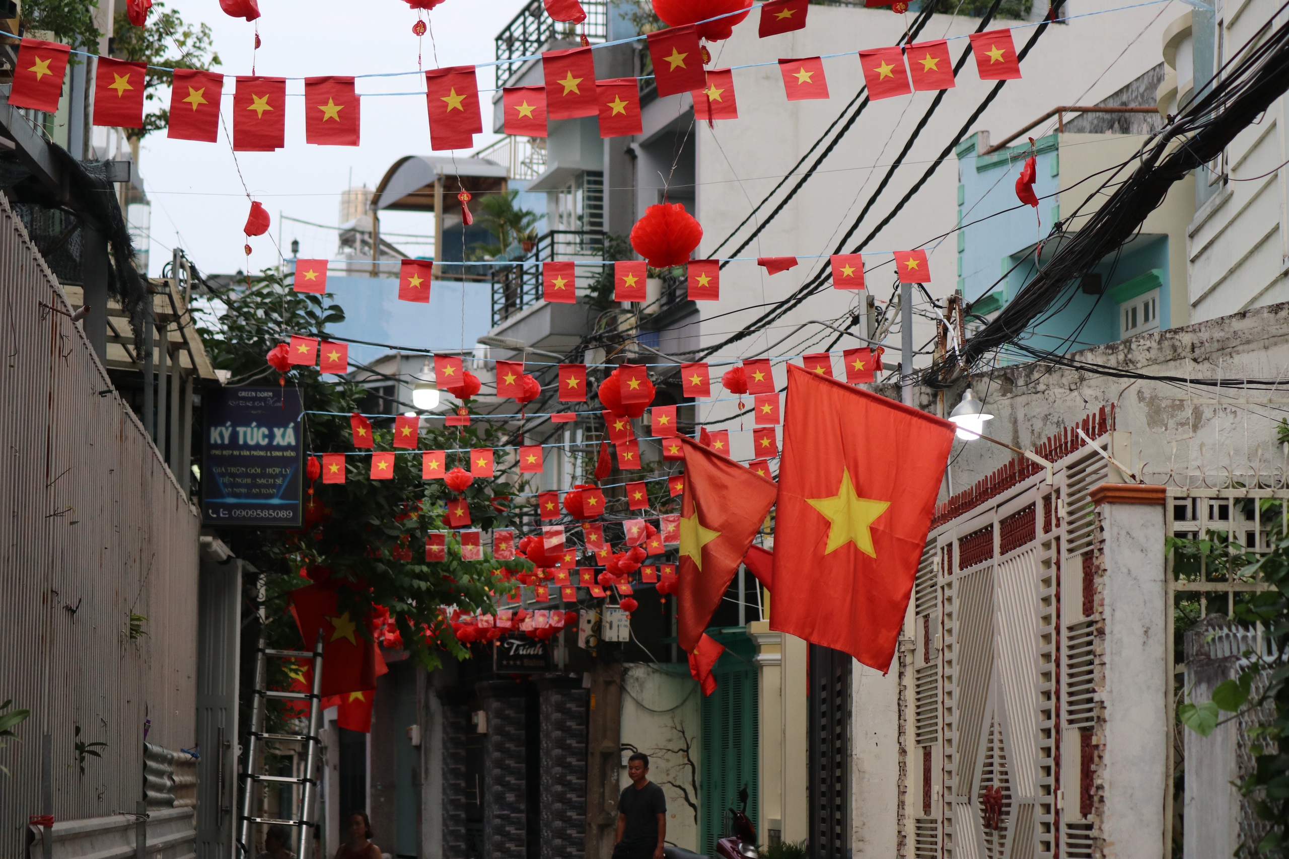 TPHCM rực rỡ sắc m&agrave;u những ng&agrave;y Tết đến Xu&acirc;n về - Ảnh 3.