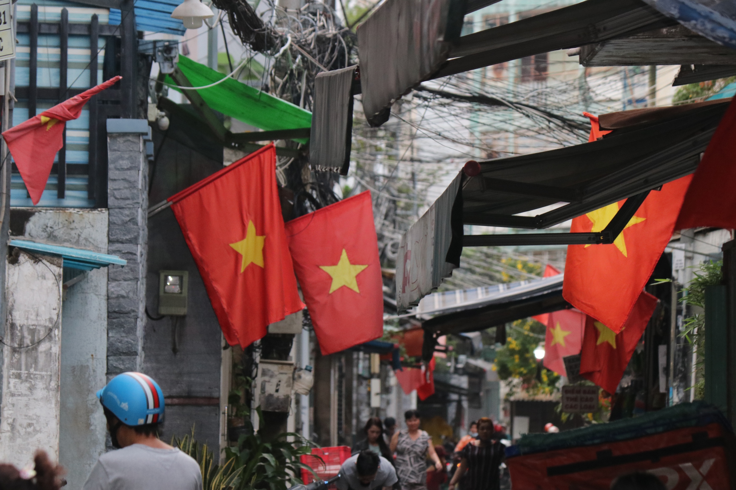 TPHCM rực rỡ sắc m&agrave;u những ng&agrave;y Tết đến Xu&acirc;n về - Ảnh 4.