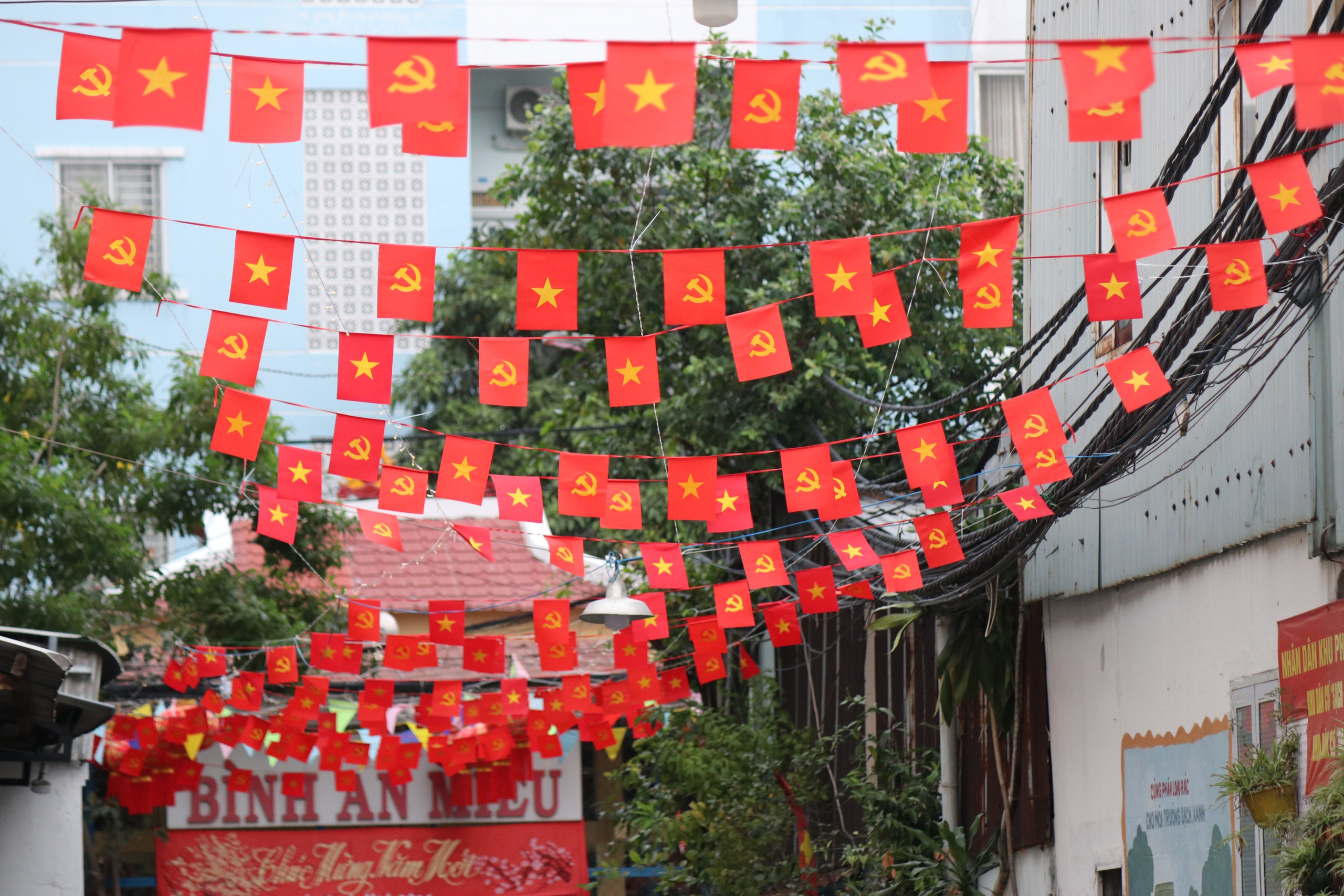 TPHCM rực rỡ sắc m&agrave;u những ng&agrave;y Tết đến Xu&acirc;n về - Ảnh 2.