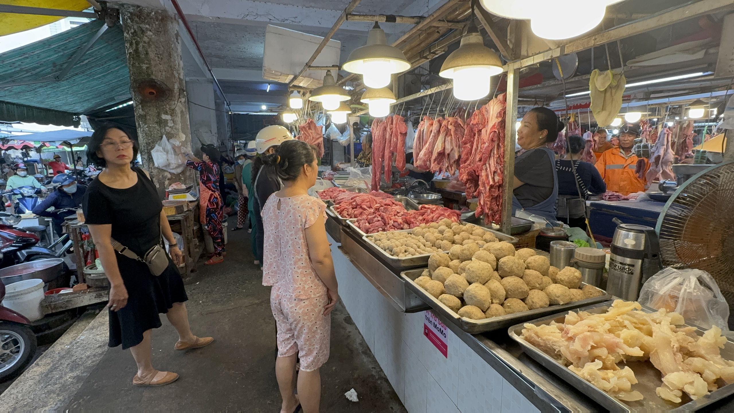 Giá heo hơi hôm nay 14 - 2: Giá thịt heo tăng cao Trước Tết Nguyên đán - Ảnh 2. Giá heo hơi hôm nay 14 - 2: Giá thịt heo tăng cao Trước Tết Nguyên đán - Ảnh 2.