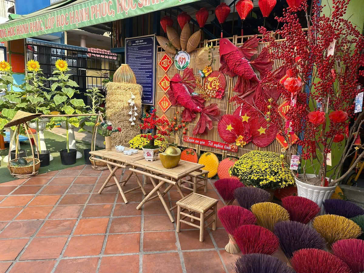 TPHCM rực rỡ sắc m&agrave;u những ng&agrave;y Tết đến Xu&acirc;n về - Ảnh 13.