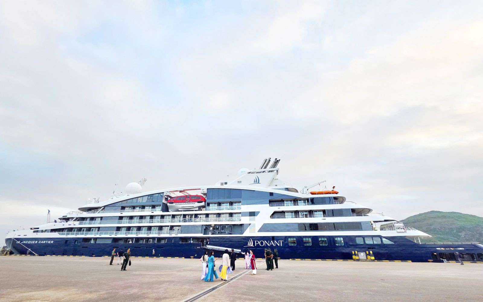 &ldquo;Độc lạ&rdquo; chợ G&ograve; mỗi năm chỉ họp duy nhất v&agrave;o m&ugrave;ng 1 Tết - Ảnh 4.