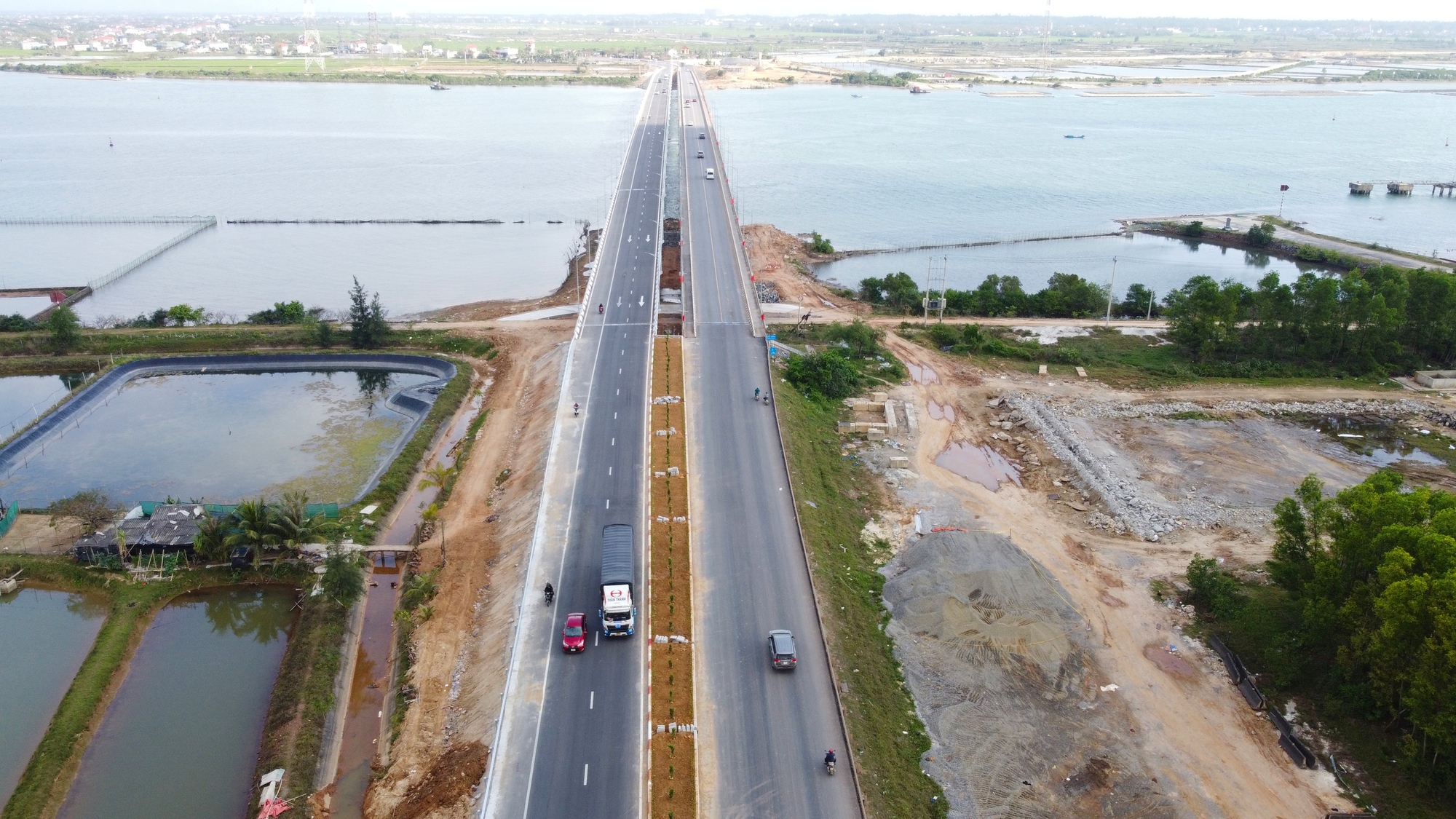 - Ảnh 2. - Ảnh 2.