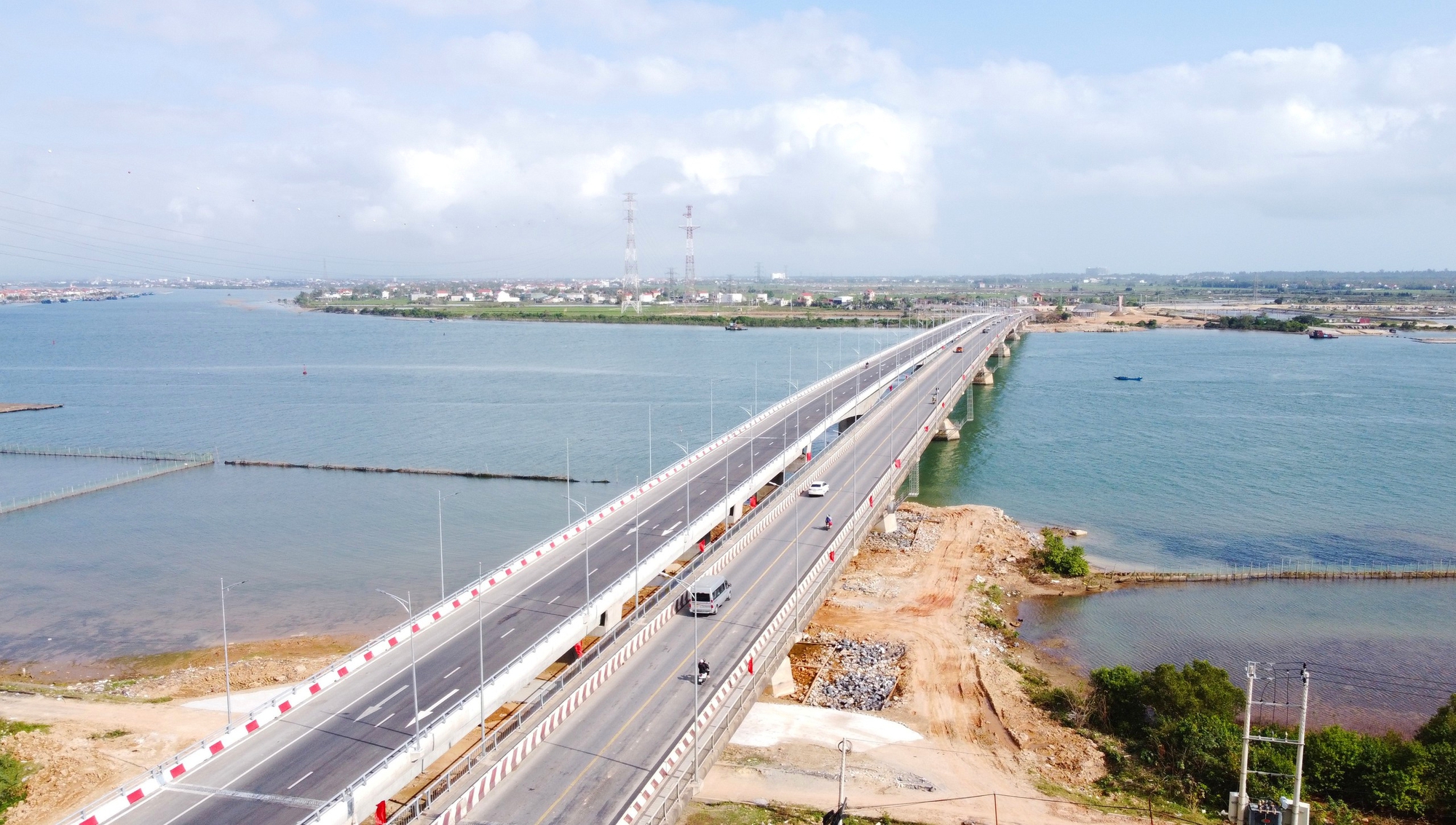 - Ảnh 3. - Ảnh 3.