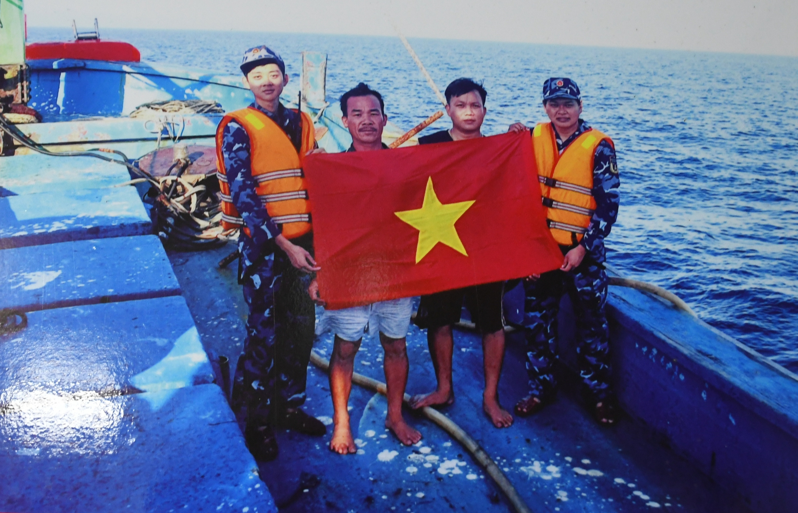 Mang Tết ra Trường Sa 2026: T&igrave;nh h&igrave;nh v&agrave; nhiệm vụ của chiến sĩ tr&ecirc;n biển - Ảnh 13.