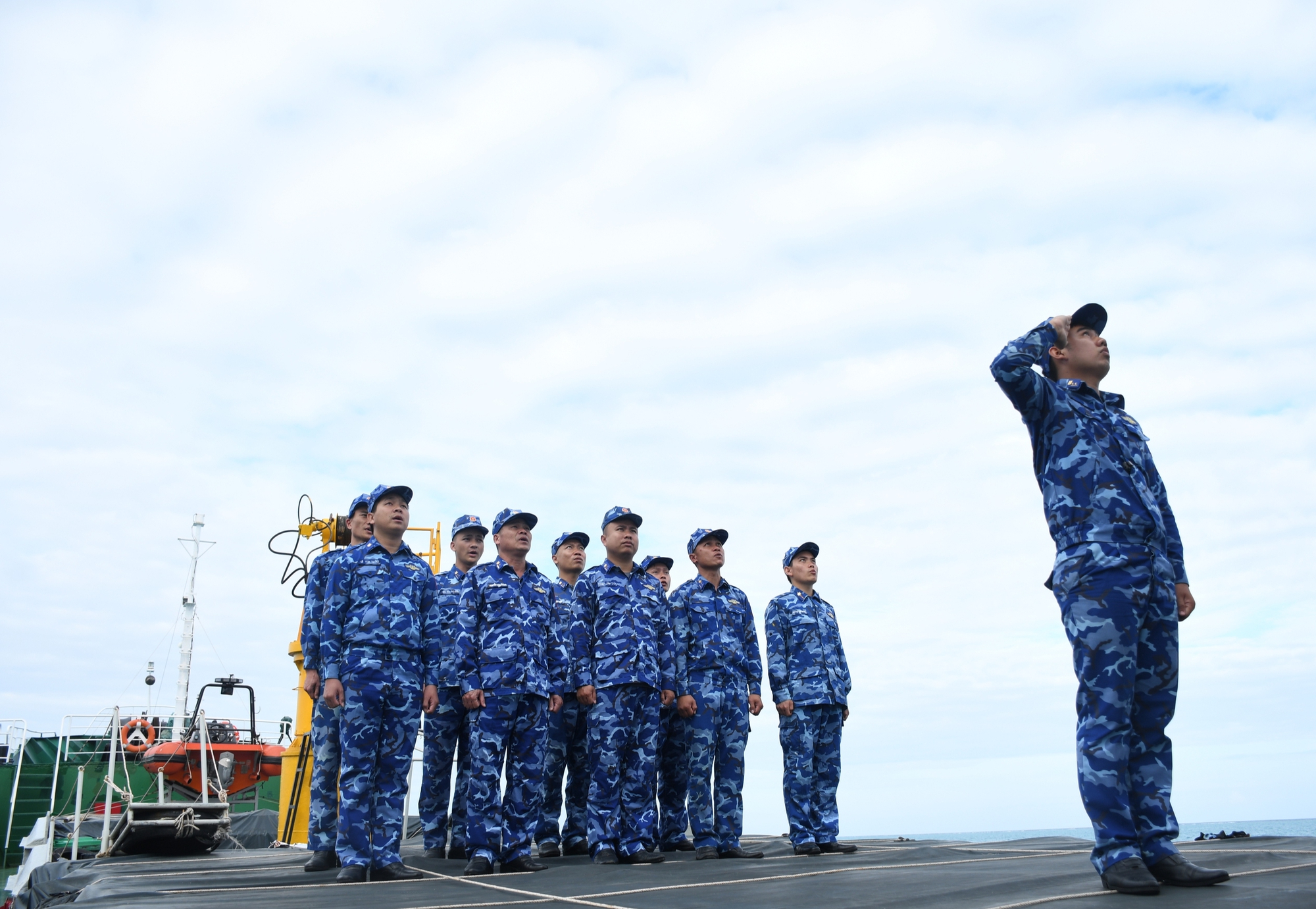 Mang Tết ra Trường Sa - Ảnh 3.