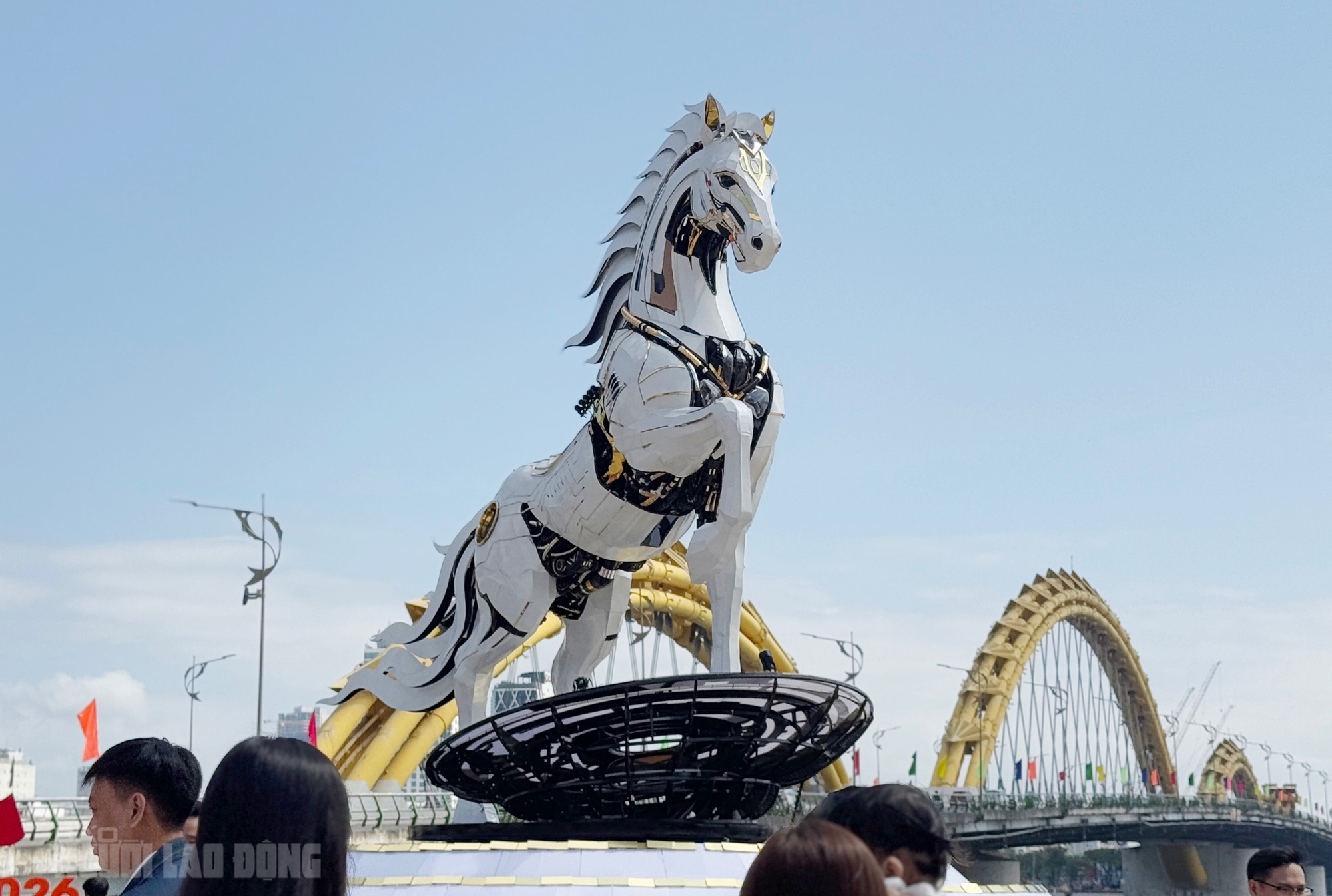 Linh vật ngựa Đ&agrave; Nẵng thu h&uacute;t du kh&aacute;ch trong dịp Tết B&iacute;nh Ngọ 2026 - Ảnh 6.