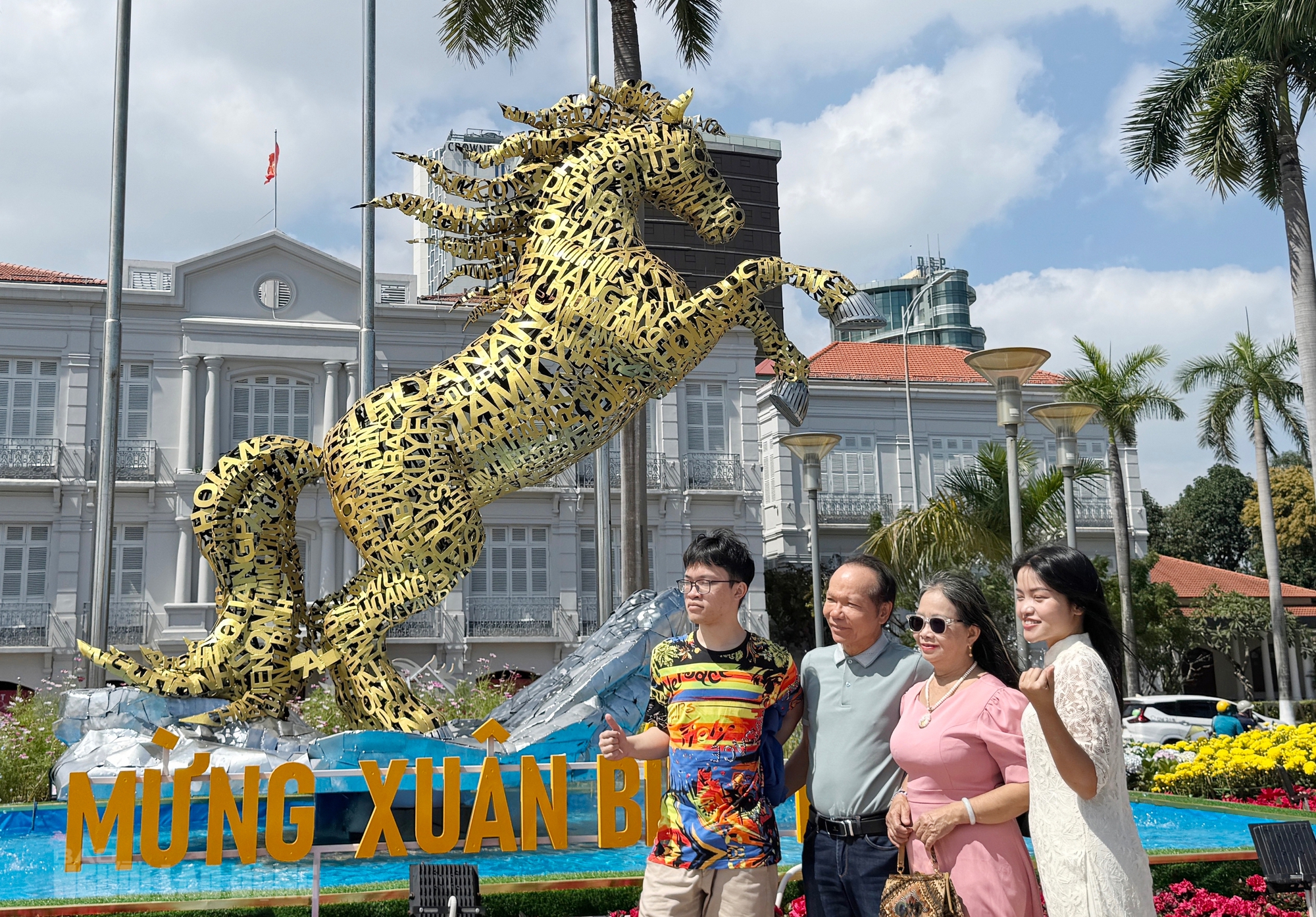 Linh vật ngựa Đ&agrave; Nẵng thu h&uacute;t du kh&aacute;ch trong dịp Tết B&iacute;nh Ngọ 2026 - Ảnh 10.