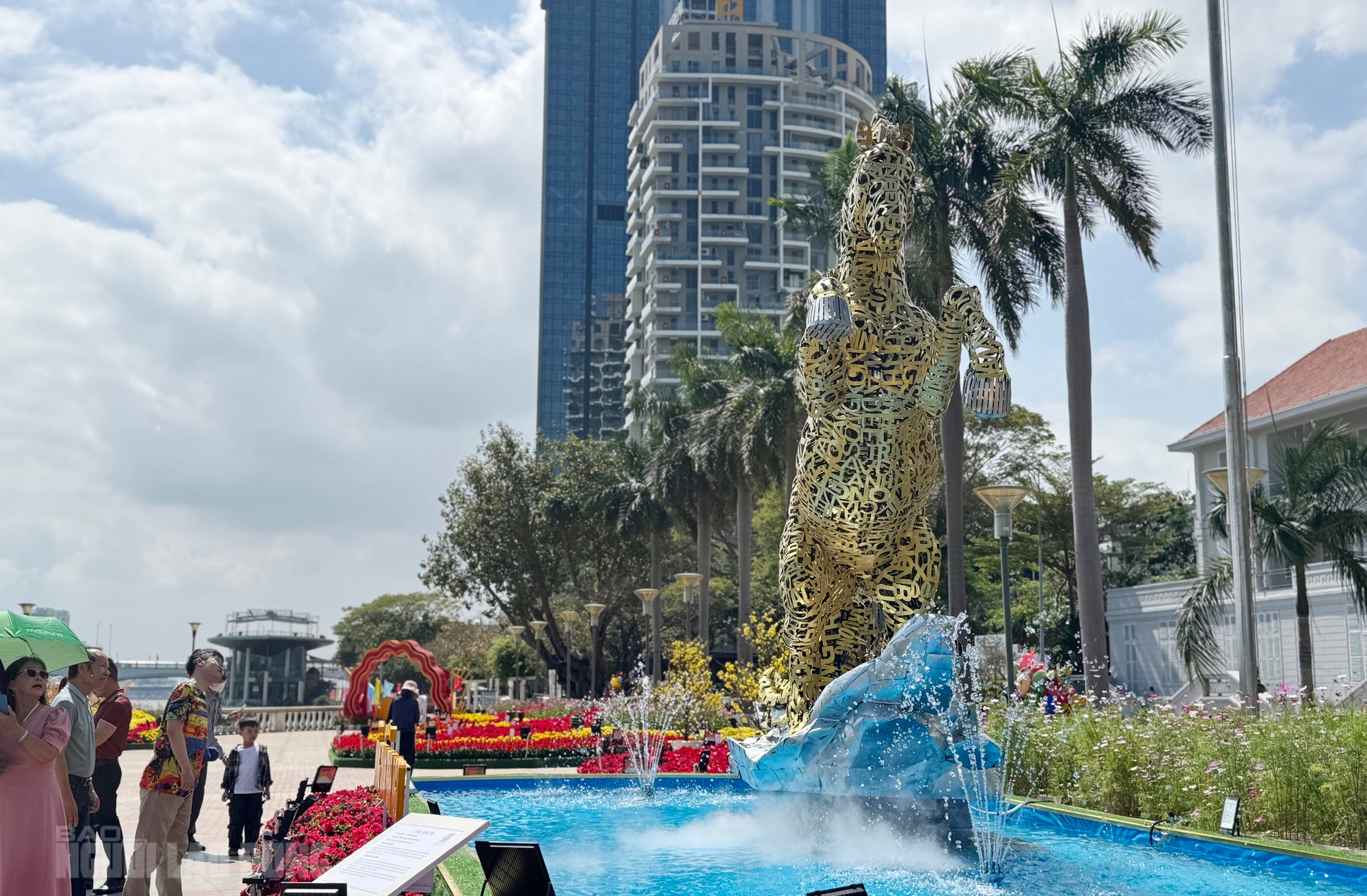 Linh vật ngựa Đ&agrave; Nẵng thu h&uacute;t du kh&aacute;ch trong dịp Tết B&iacute;nh Ngọ 2026 - Ảnh 12.