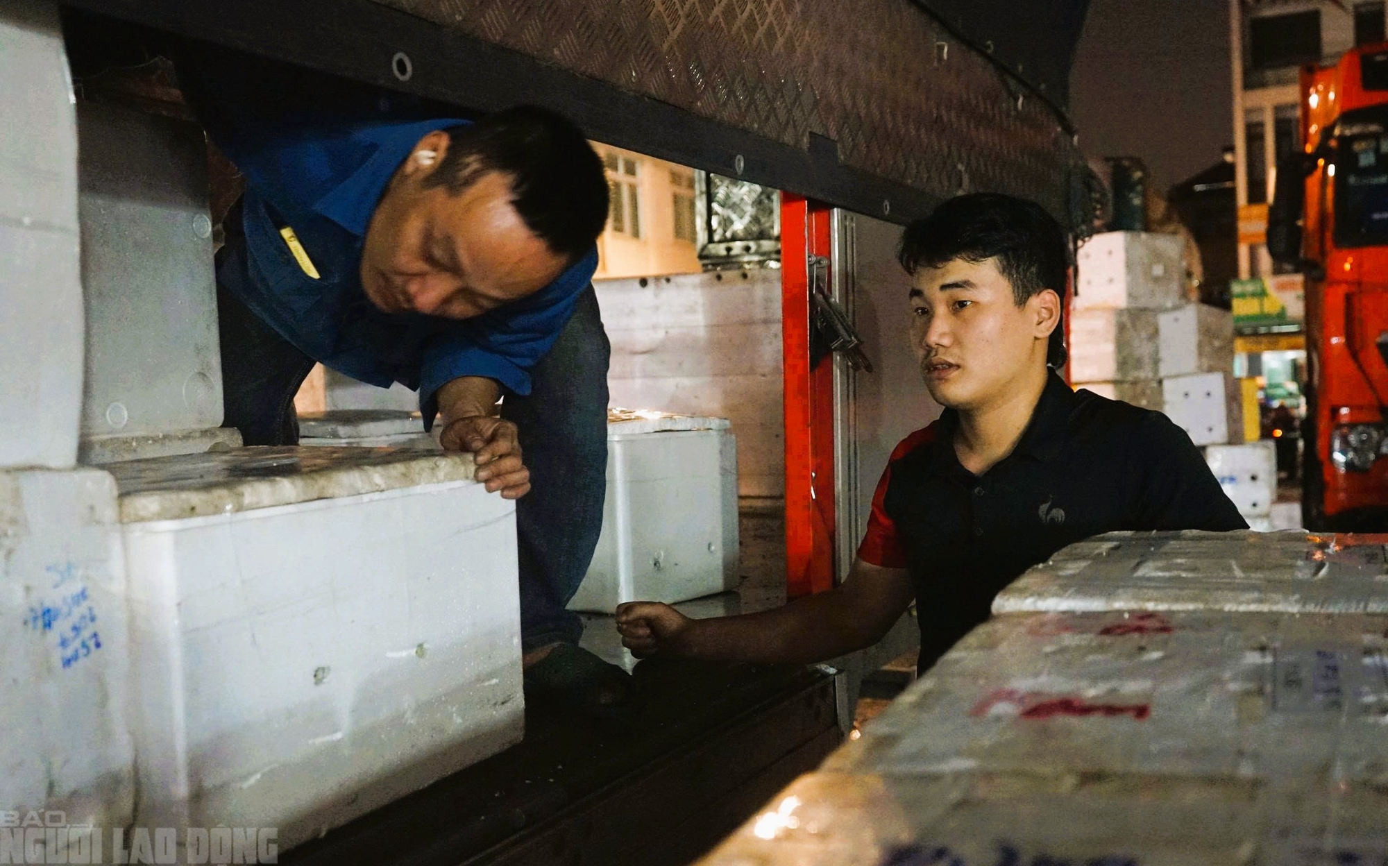 Mưu sinh xuy&ecirc;n đ&ecirc;m ở chợ đầu mối lớn nhất Thanh H&oacute;a ng&agrave;y cận Tết - Ảnh 3.