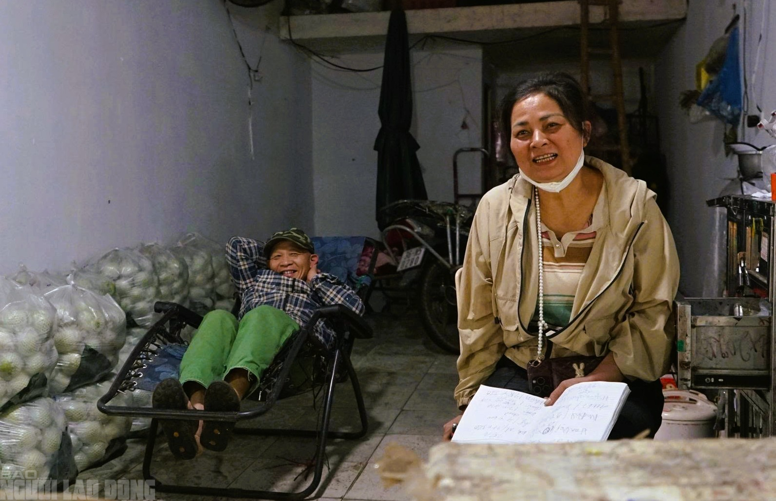 Mưu sinh xuy&ecirc;n đ&ecirc;m ở chợ đầu mối lớn nhất Thanh H&oacute;a ng&agrave;y cận Tết - Ảnh 4.