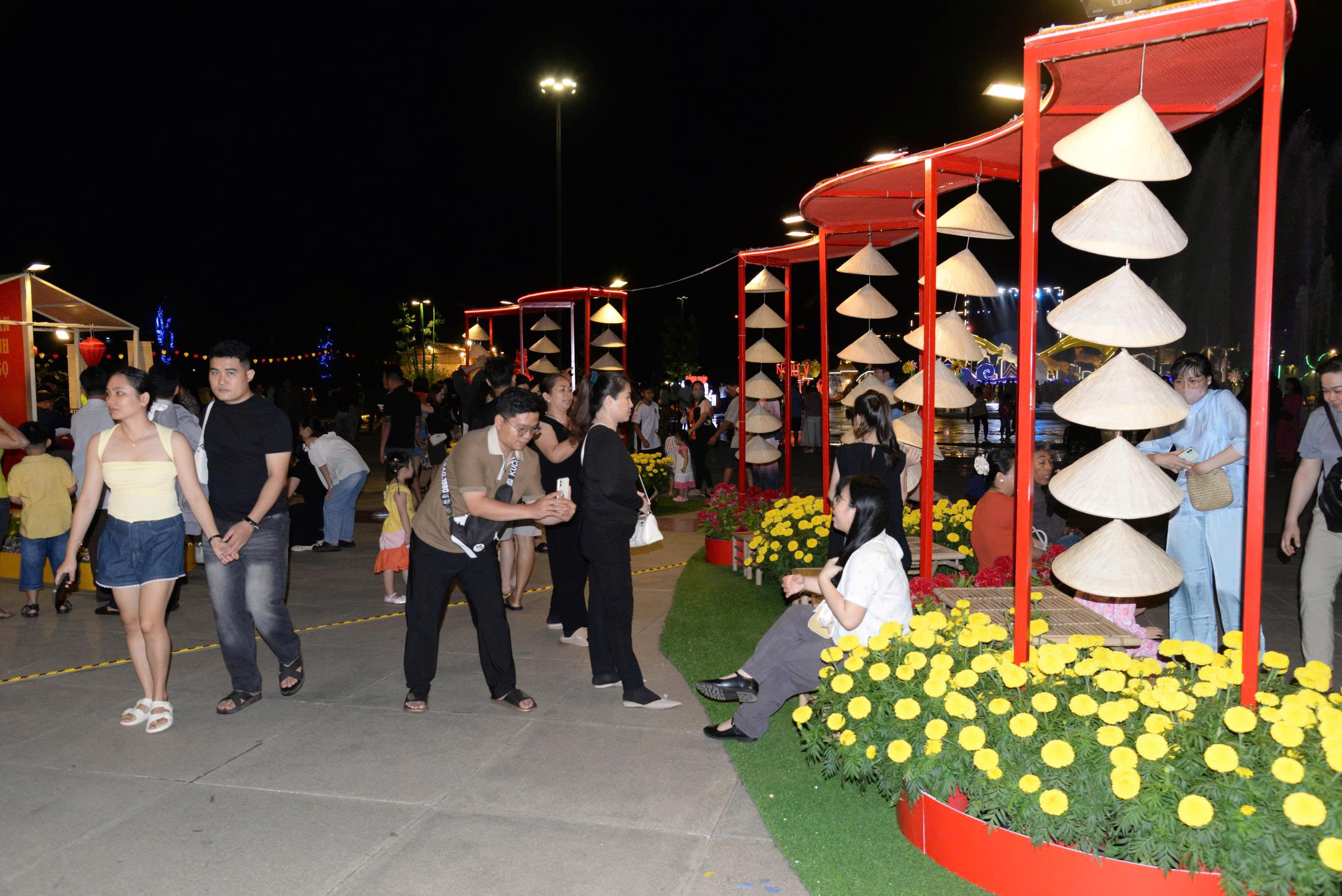 Linh vật ngựa ở Đồng Tháp và An Giang được nhiều người khen ngợi - Ảnh 10.