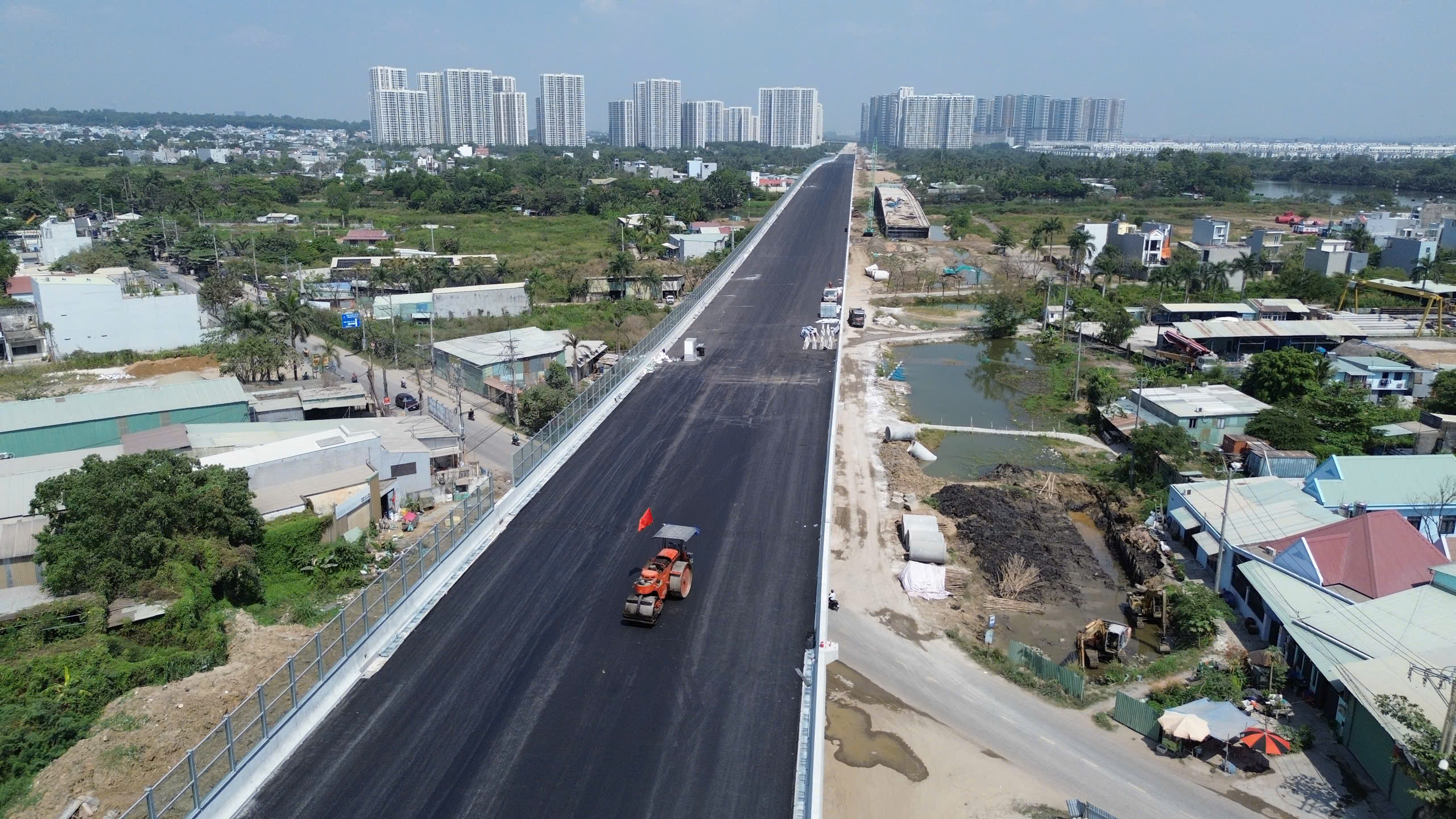 Xu&acirc;n về tr&ecirc;n c&ocirc;ng trường đường V&agrave;nh đai 3 TPHCM - Ảnh 12.