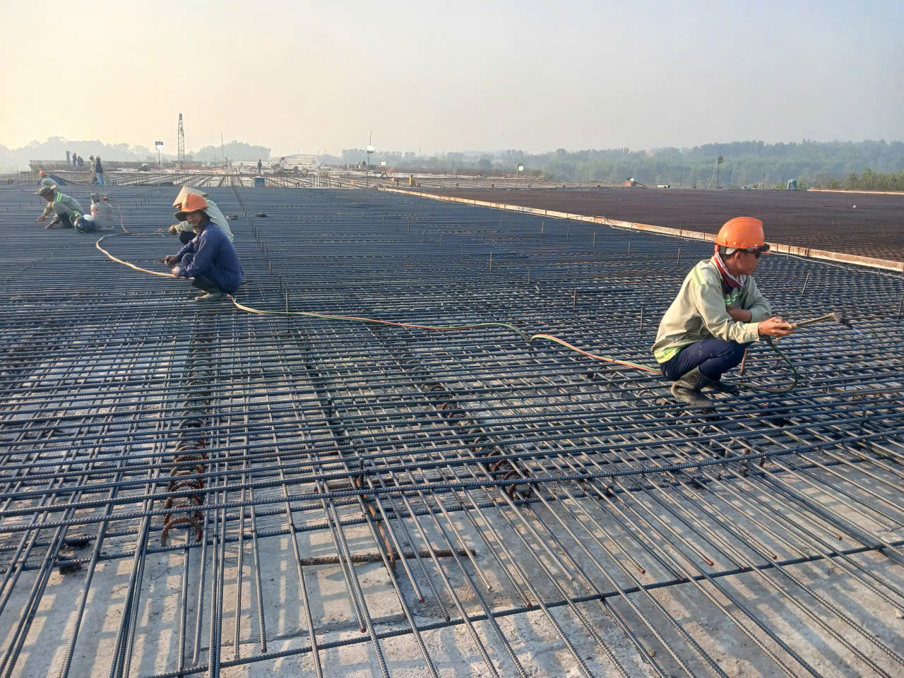 Xu&acirc;n về tr&ecirc;n c&ocirc;ng trường đường V&agrave;nh đai 3 TPHCM - Ảnh 3.