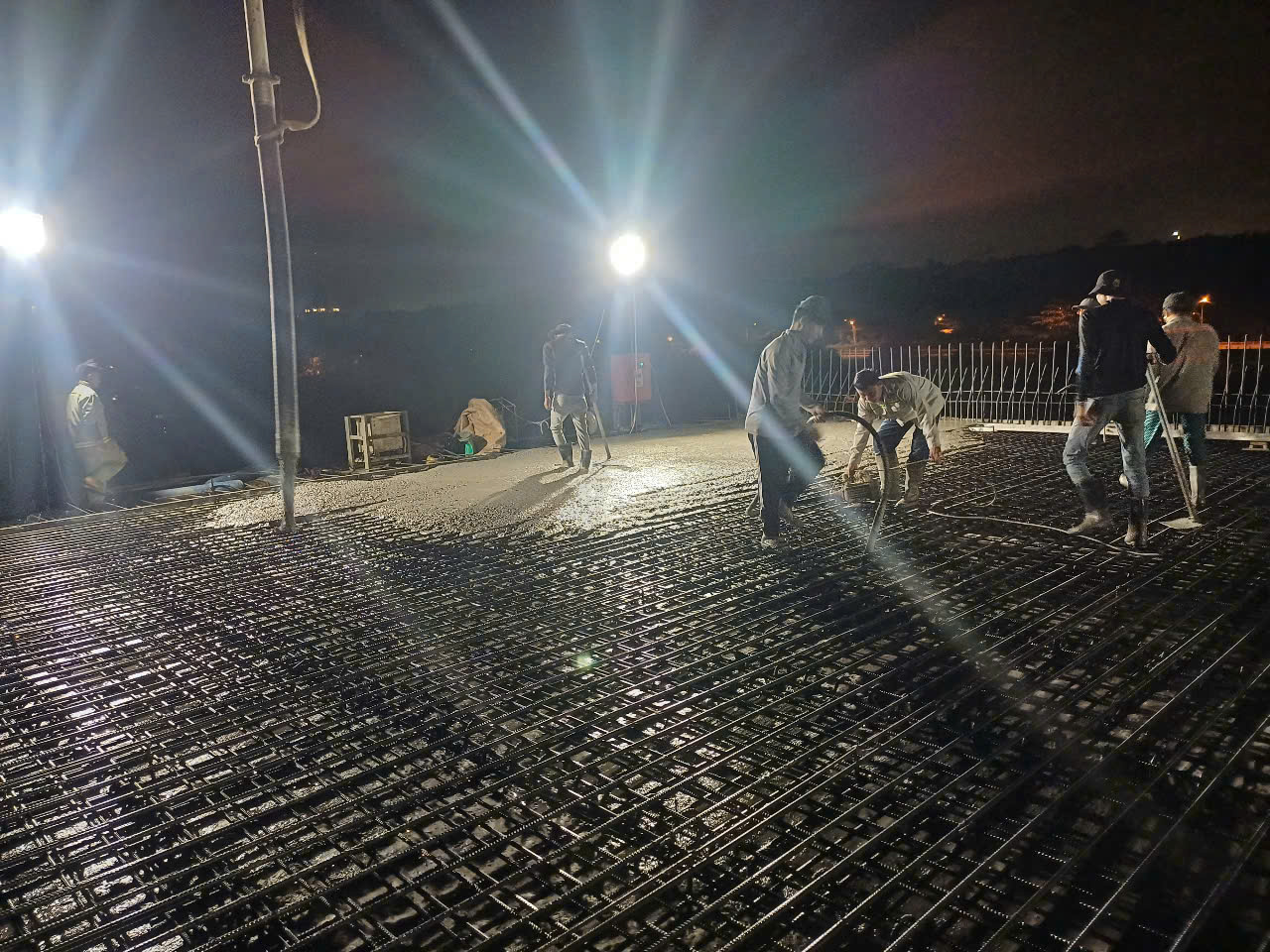 Xu&acirc;n về tr&ecirc;n c&ocirc;ng trường đường V&agrave;nh đai 3 TPHCM - Ảnh 5.