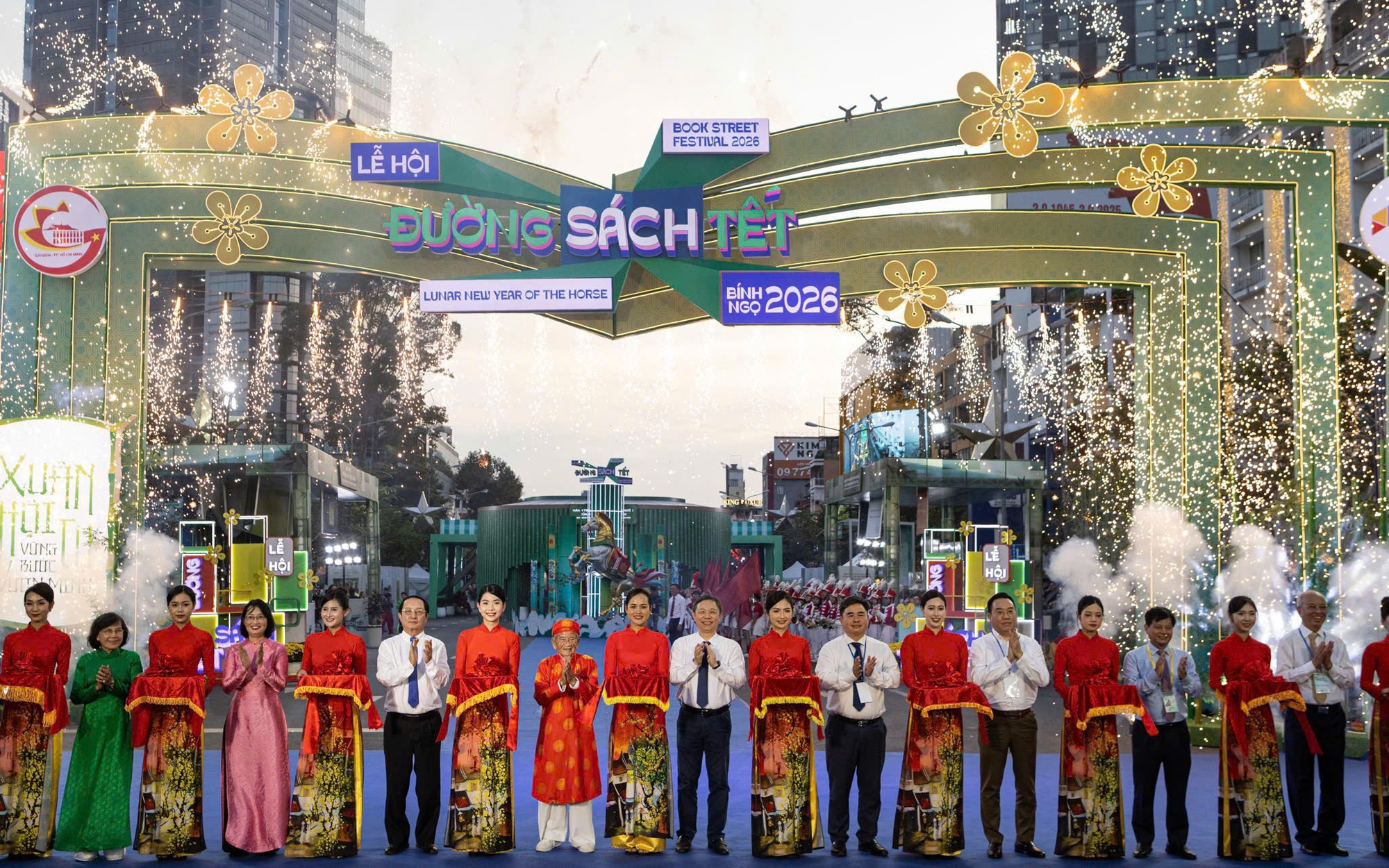 Đường s&aacute;ch TP HCM cần t&aacute;i định vị  - Ảnh 2.