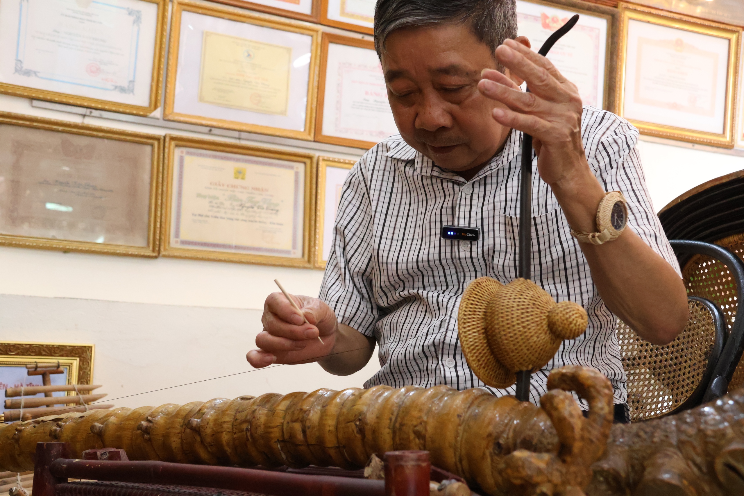 Nghệ nh&acirc;n nh&acirc;n d&acirc;n Nguyễn Văn Trung: Người tạo ch&acirc;n dung B&aacute;c Hồ bằng m&acirc;y tre đan - Ảnh 2.