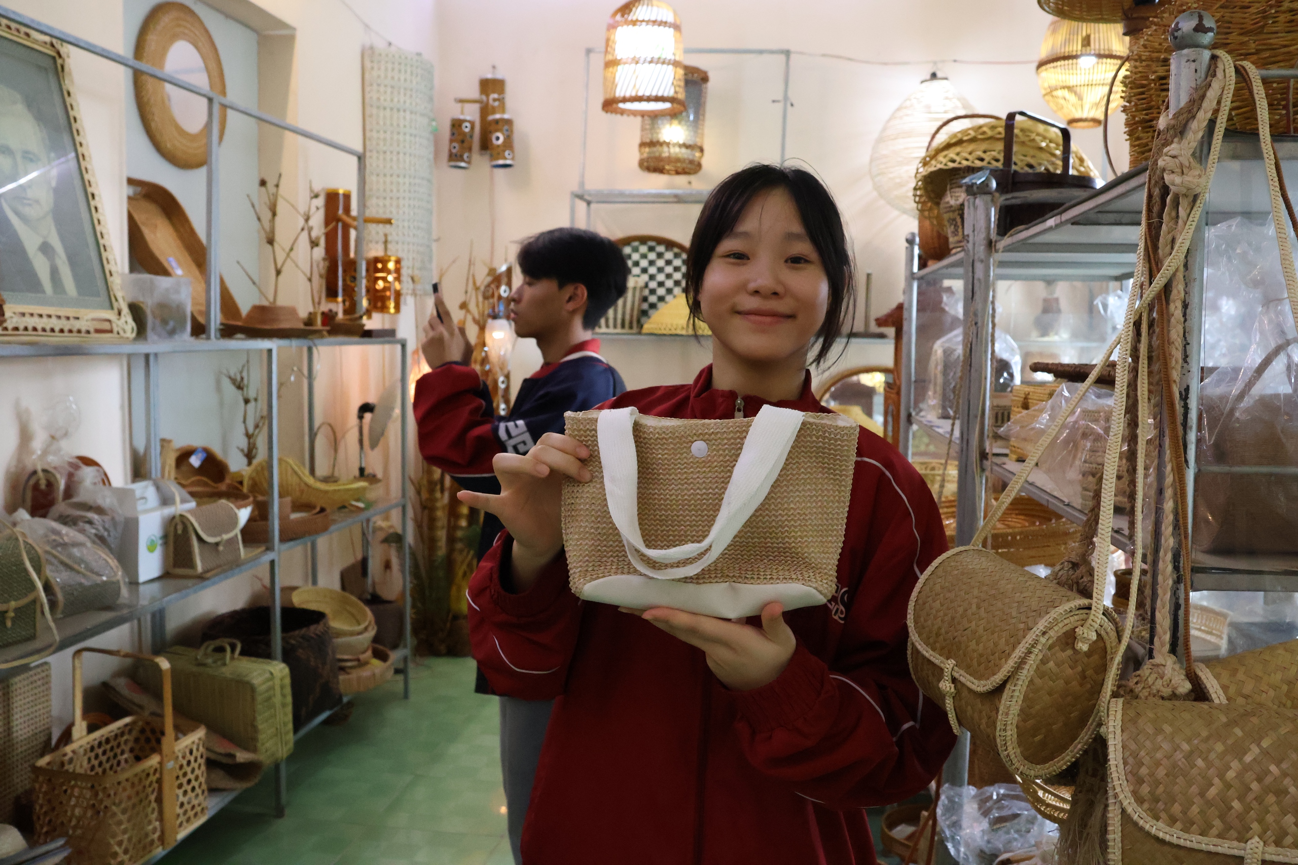 Nghệ nh&acirc;n nh&acirc;n d&acirc;n Nguyễn Văn Trung: Người tạo ch&acirc;n dung B&aacute;c Hồ bằng m&acirc;y tre đan - Ảnh 5.