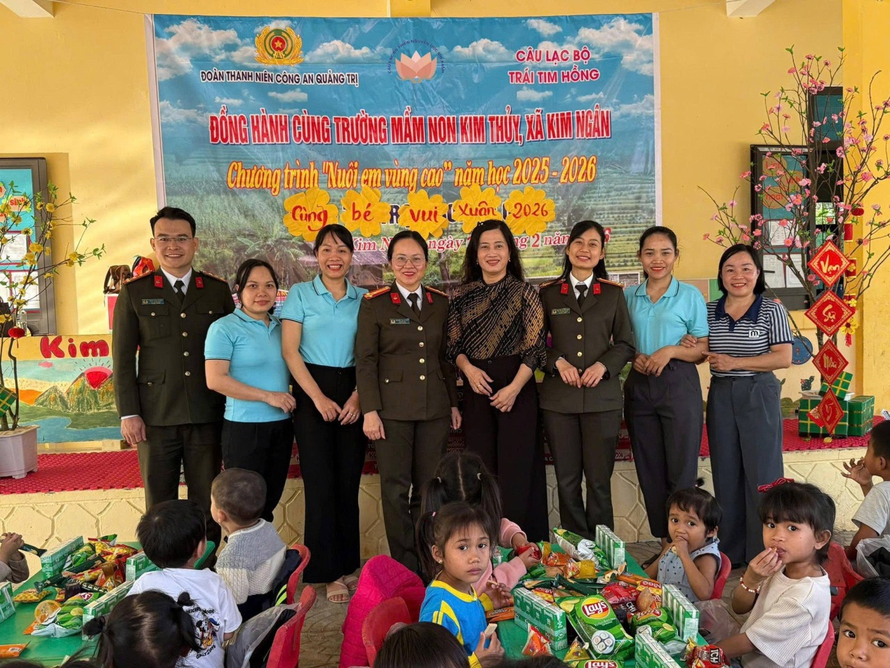 Hơn 10.000 suất quà Tết đến tay người khó khăn ở Quảng Trị - Ảnh 12.