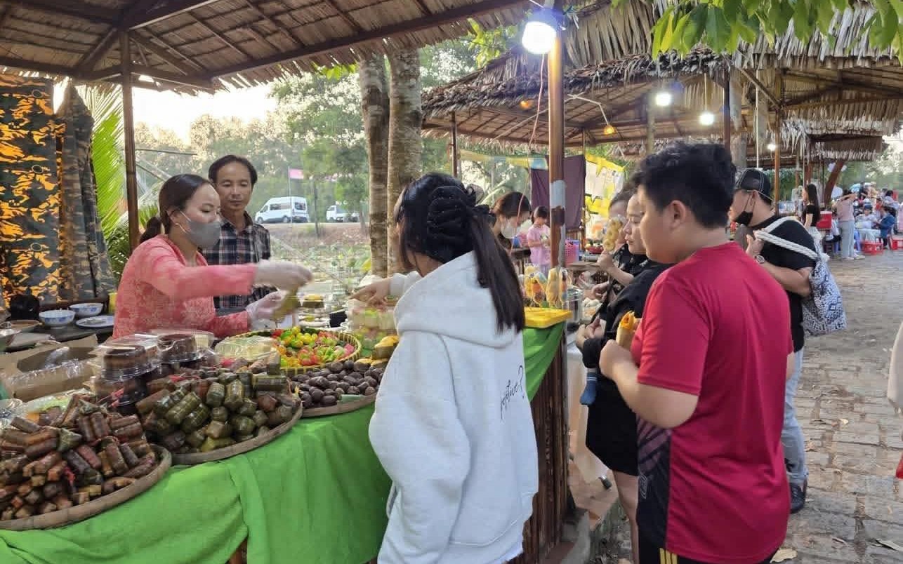 Những &ldquo;địa chỉ đỏ&rdquo; kh&ocirc;ng thể bỏ qua khi đến Đồng Th&aacute;p - Ảnh 31.