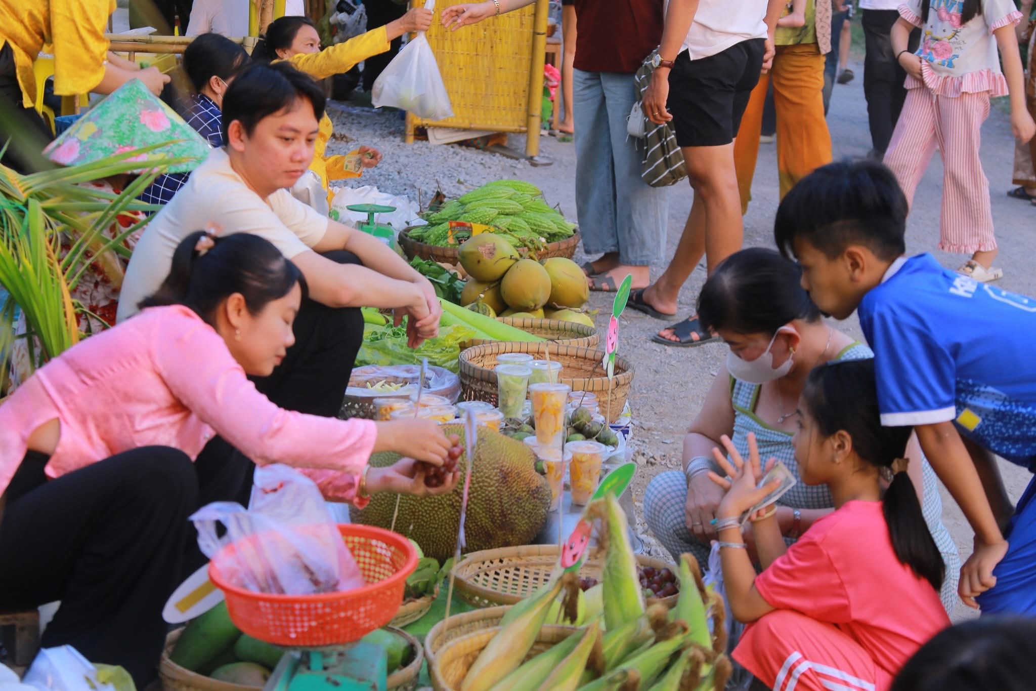 D&acirc;n d&atilde; c&aacute;c m&ocirc; h&igrave;nh chợ qu&ecirc; tại Đồng Th&aacute;p - Ảnh 10.