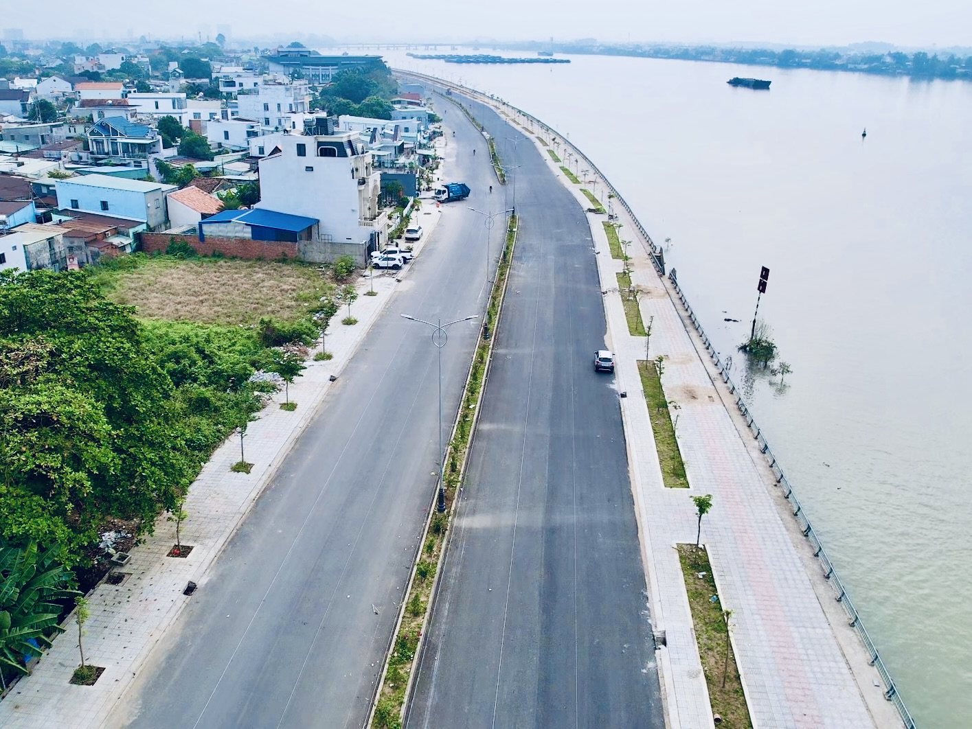 Cận cảnh con đường ven s&ocirc;ng Đồng Nai đẹp nhất năm 2026 - Ảnh 2.