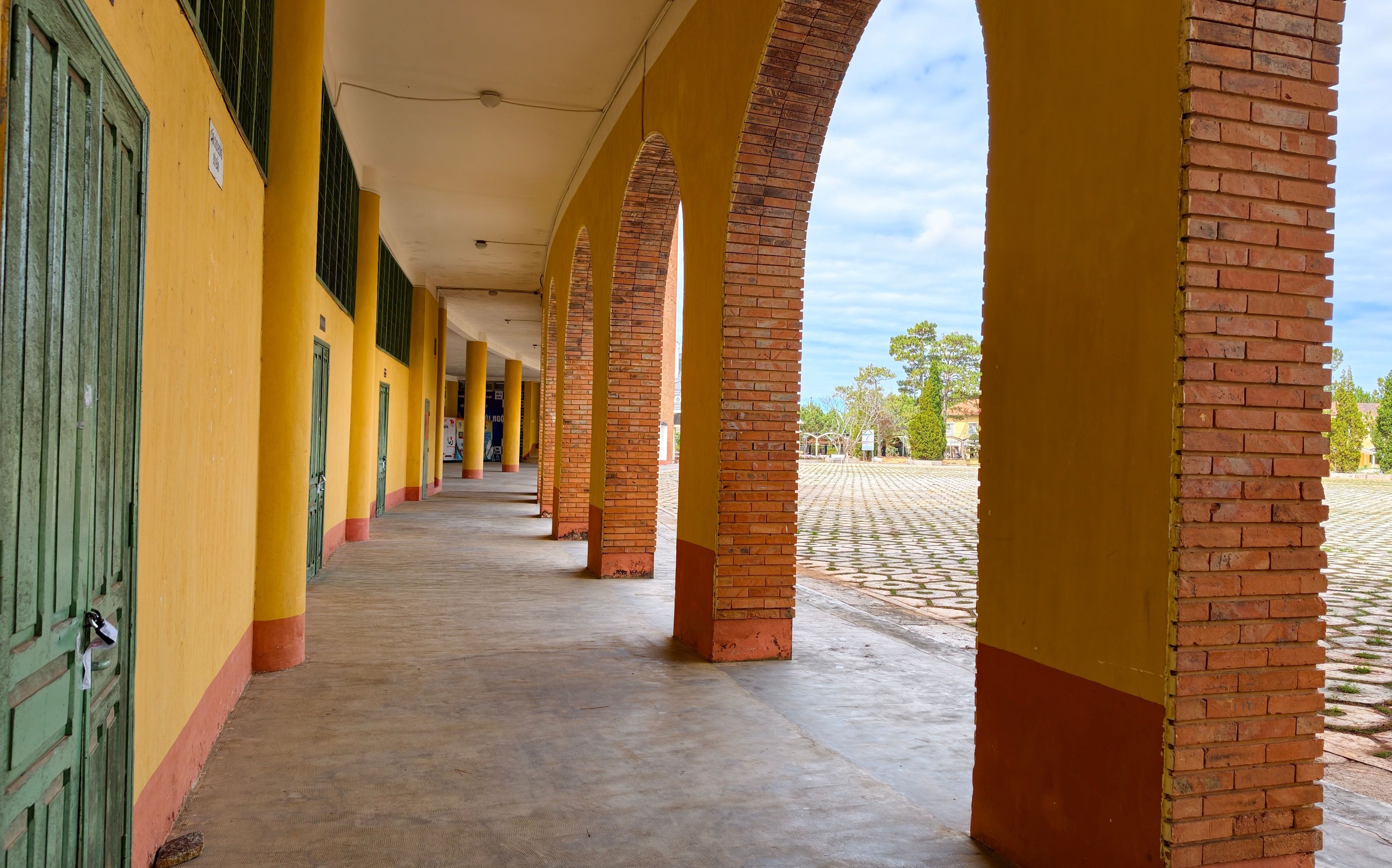 Ng&ocirc;i trường gần 100 năm ở Đ&agrave; Lạt l&agrave; di t&iacute;ch cấp quốc gia - Ảnh 12.