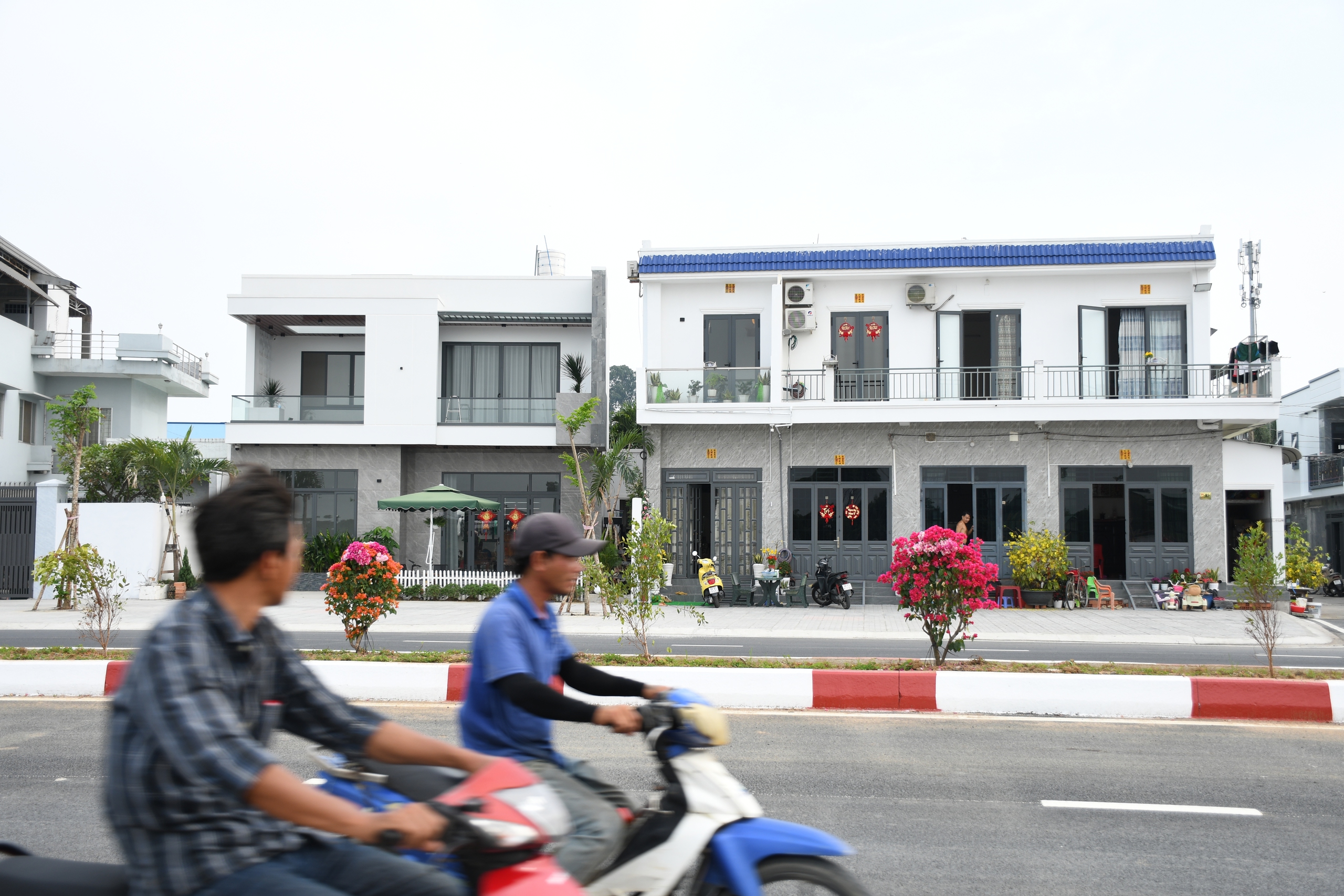 Cận cảnh con đường ven s&ocirc;ng Đồng Nai đẹp nhất năm 2026 - Ảnh 12.