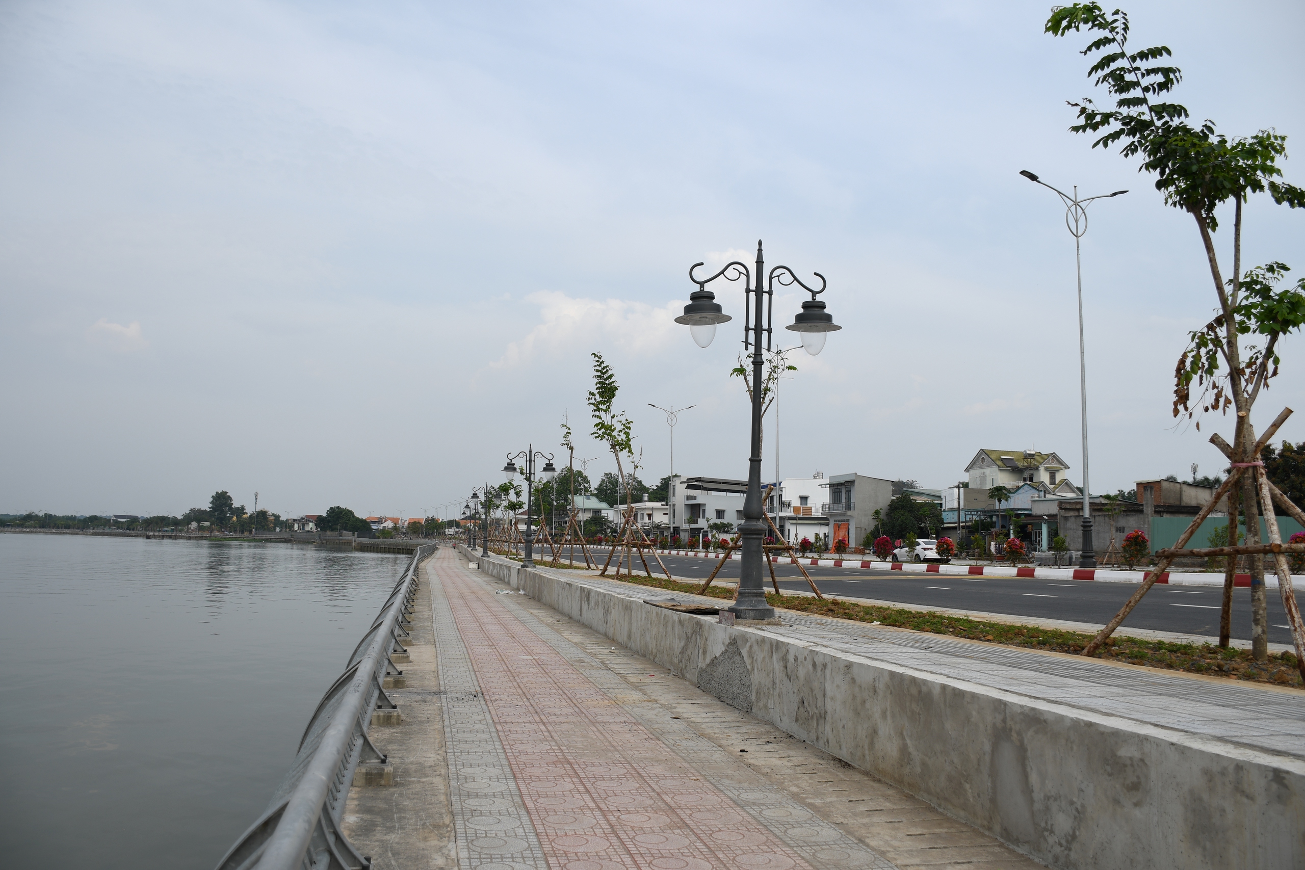 Cận cảnh con đường ven s&ocirc;ng Đồng Nai đẹp nhất năm 2026 - Ảnh 13.