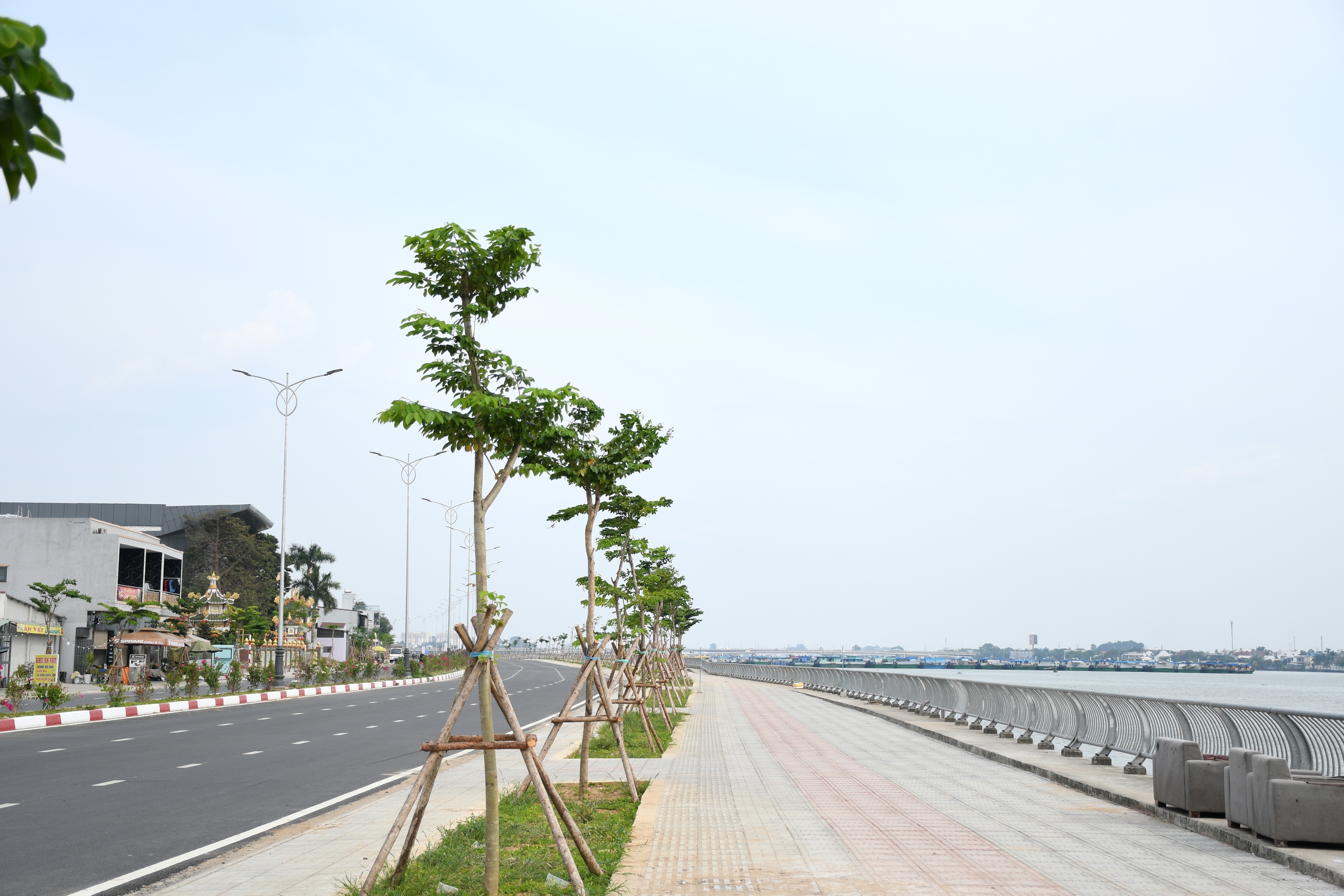 Cận cảnh con đường ven s&ocirc;ng Đồng Nai đẹp nhất năm 2026 - Ảnh 17.