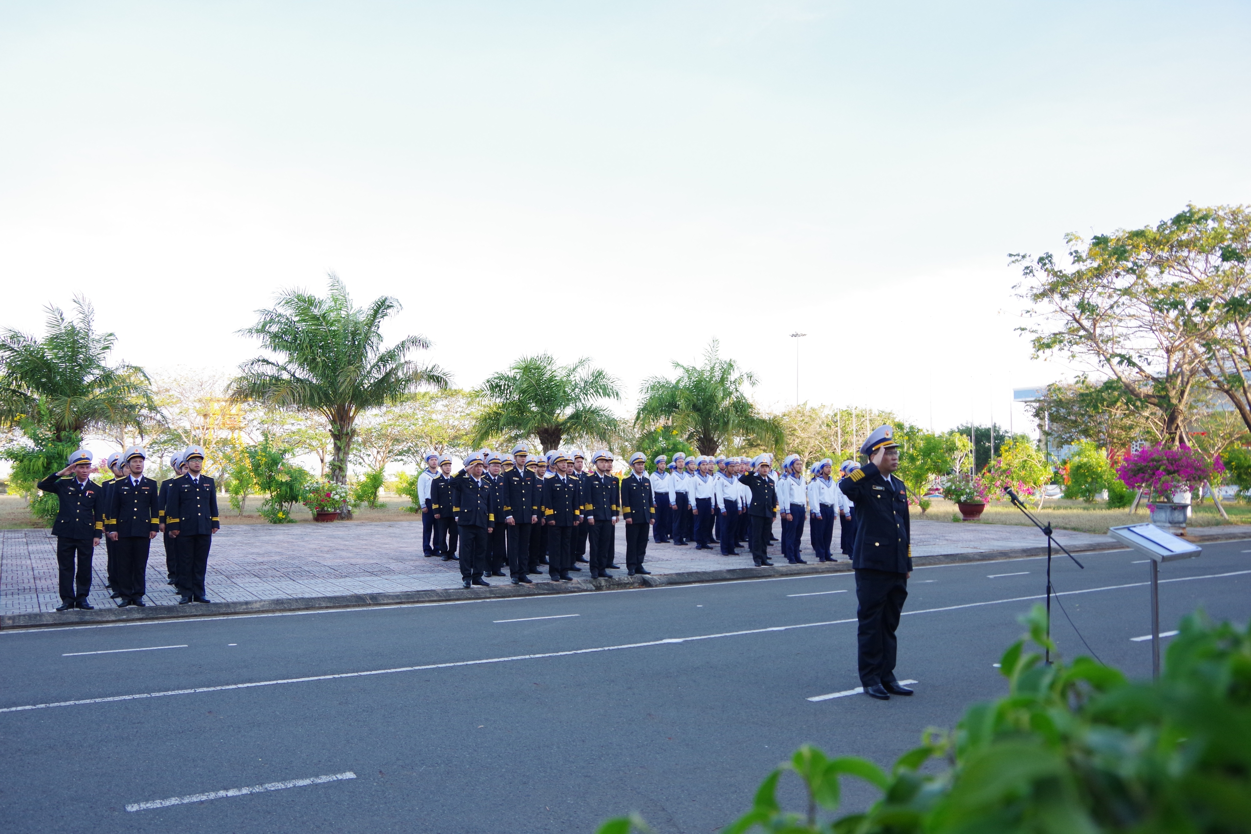 Khí thế ngày đầu năm mới ở Vùng 2 Hải quân - Ảnh 2.