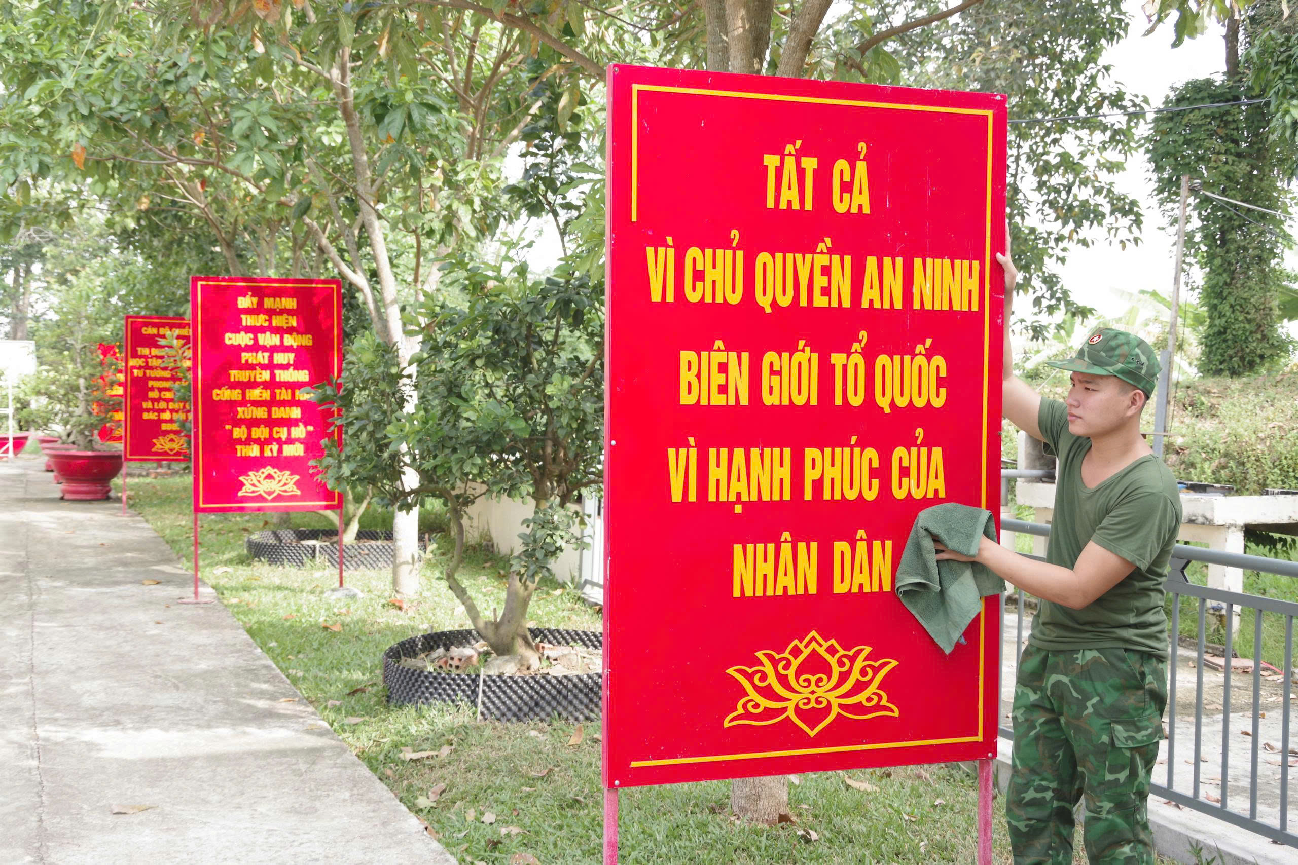 Ấm t&igrave;nh Xu&acirc;n bi&ecirc;n cương ở T&acirc;y Ninh - Ảnh 15.