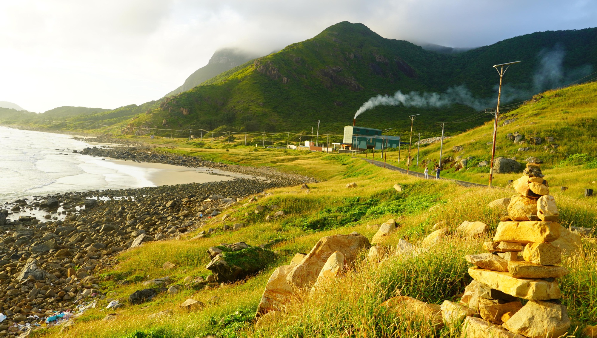 Say đắm cung đường Bãi Nhát giữa miền xanh Côn Đảo - Ảnh 1.