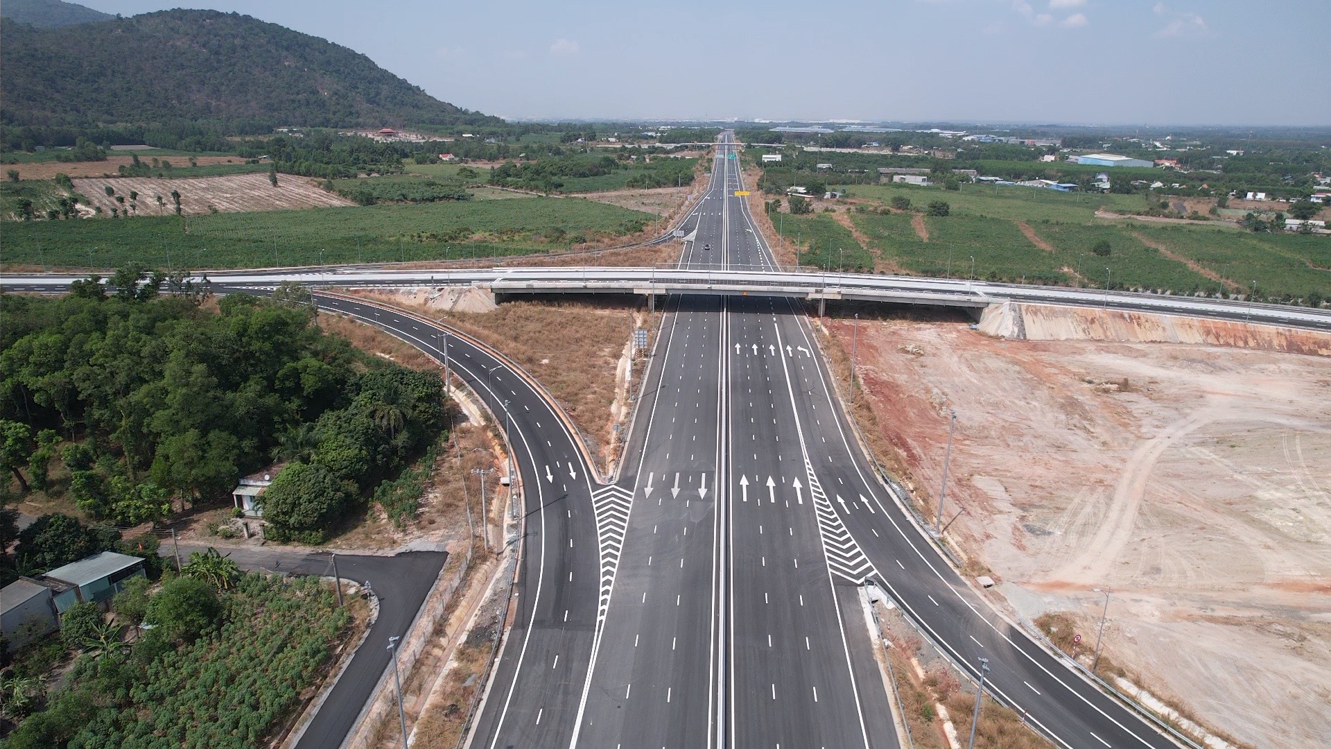 Cận cảnh dự &aacute;n th&agrave;nh phần 3 đường cao tốc bi&ecirc;n h&ograve;a - Vũng T&agrave;u 2026 - Ảnh 2.