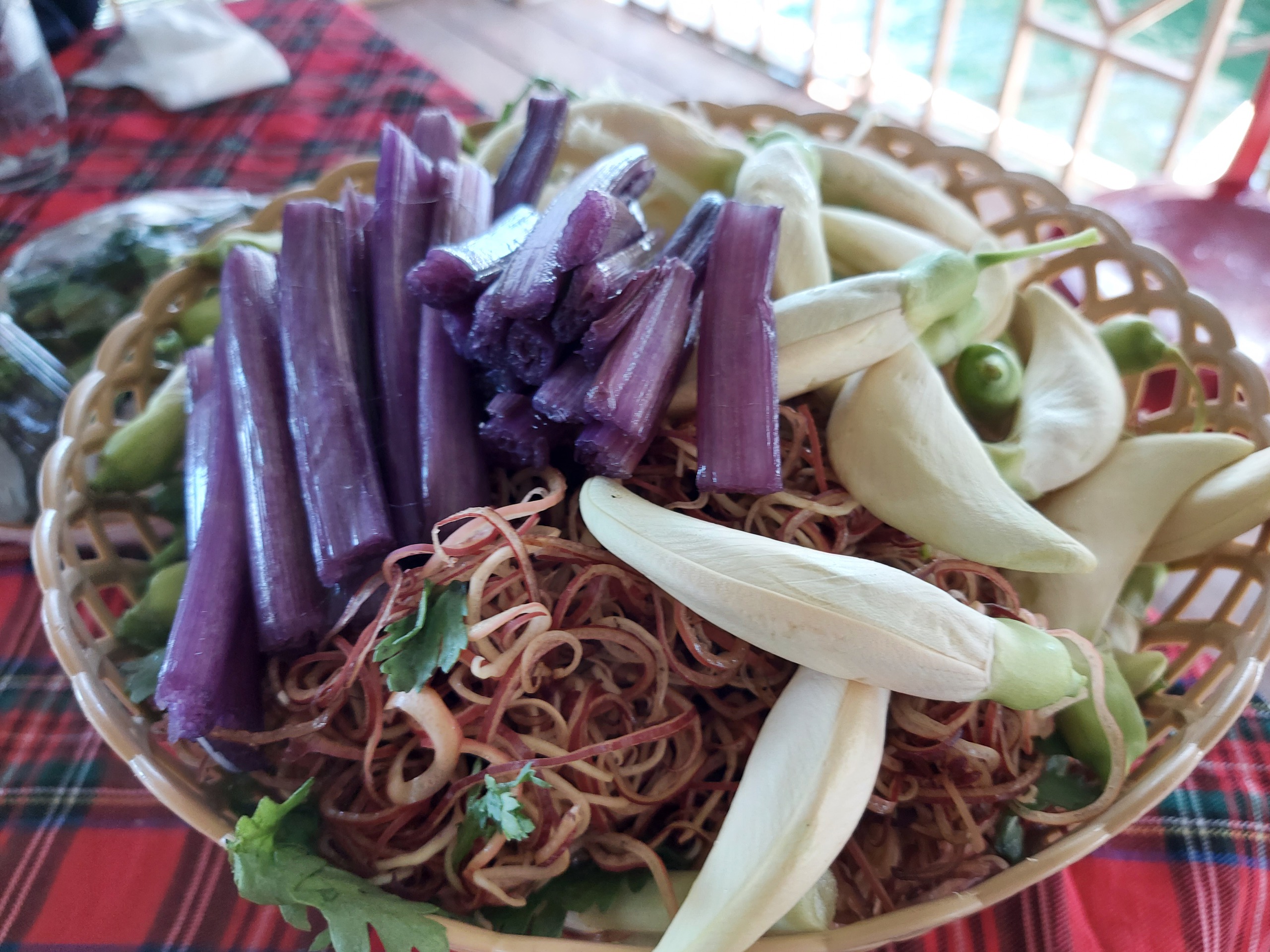 Đặc sản bánh tráng cá cơm sông Sê San: Hương vị độc đáo vùng biên viễn - Ảnh 5. Đặc sản bánh tráng cá cơm sông Sê San: Hương vị độc đáo vùng biên viễn - Ảnh 5.