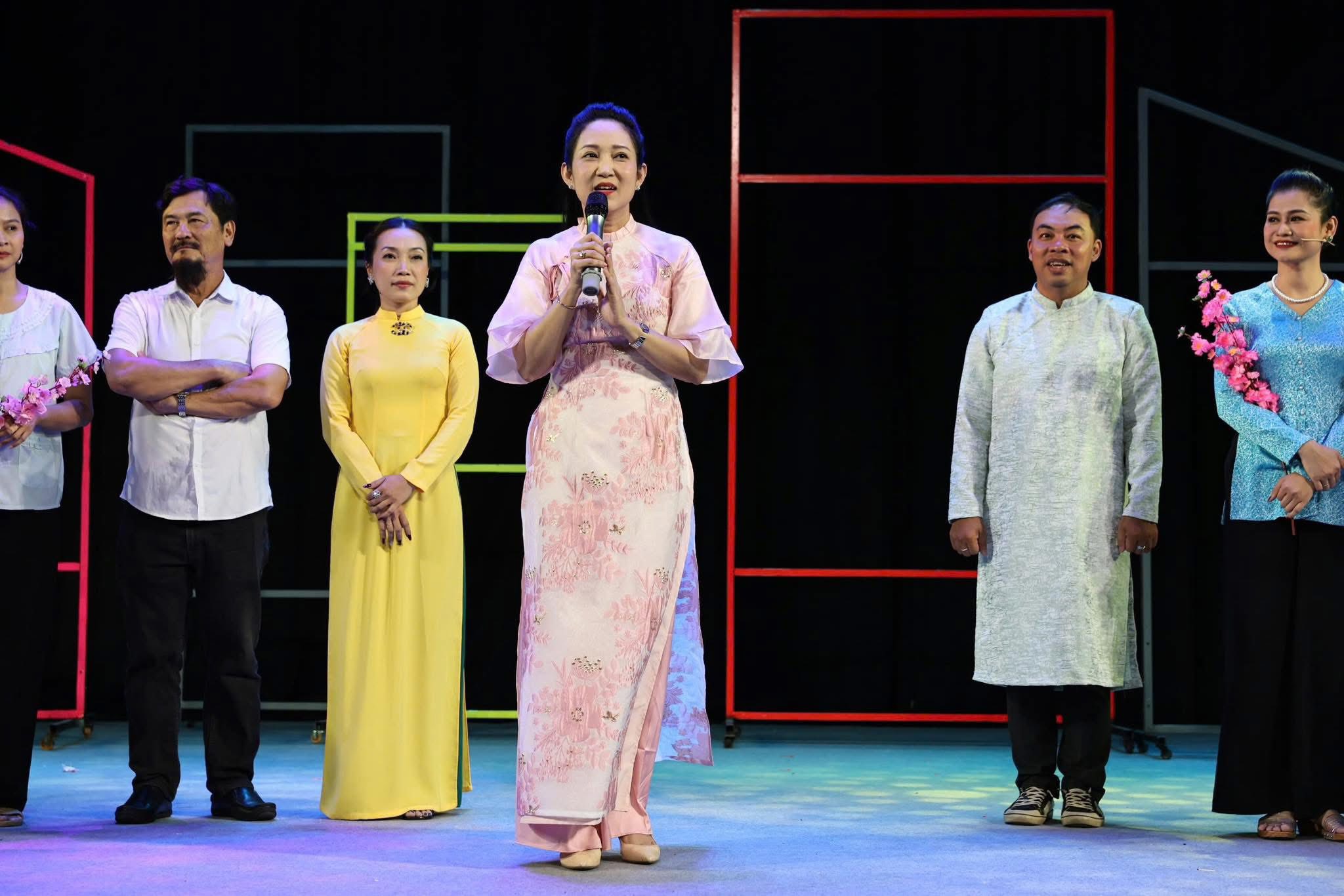 Năm Ngọ, sàn diễn phi nước đại - Ảnh 2.