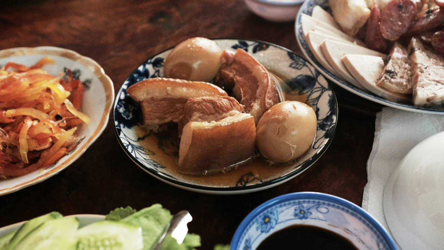 Bác sĩ lưu ý về ăn uống và rượu bia ngày Tết 2026 - Ảnh 1. Bác sĩ lưu ý về ăn uống và rượu bia ngày Tết 2026 - Ảnh 1.