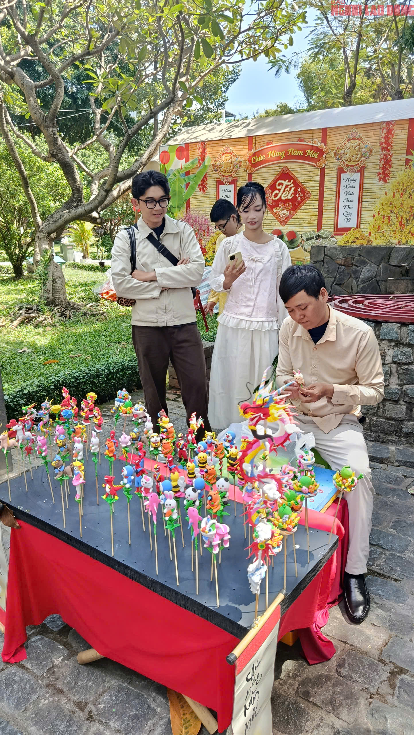 Xu&acirc;n an l&agrave;nh ở một linh miếu gần 200 năm tuổi - Ảnh 12.