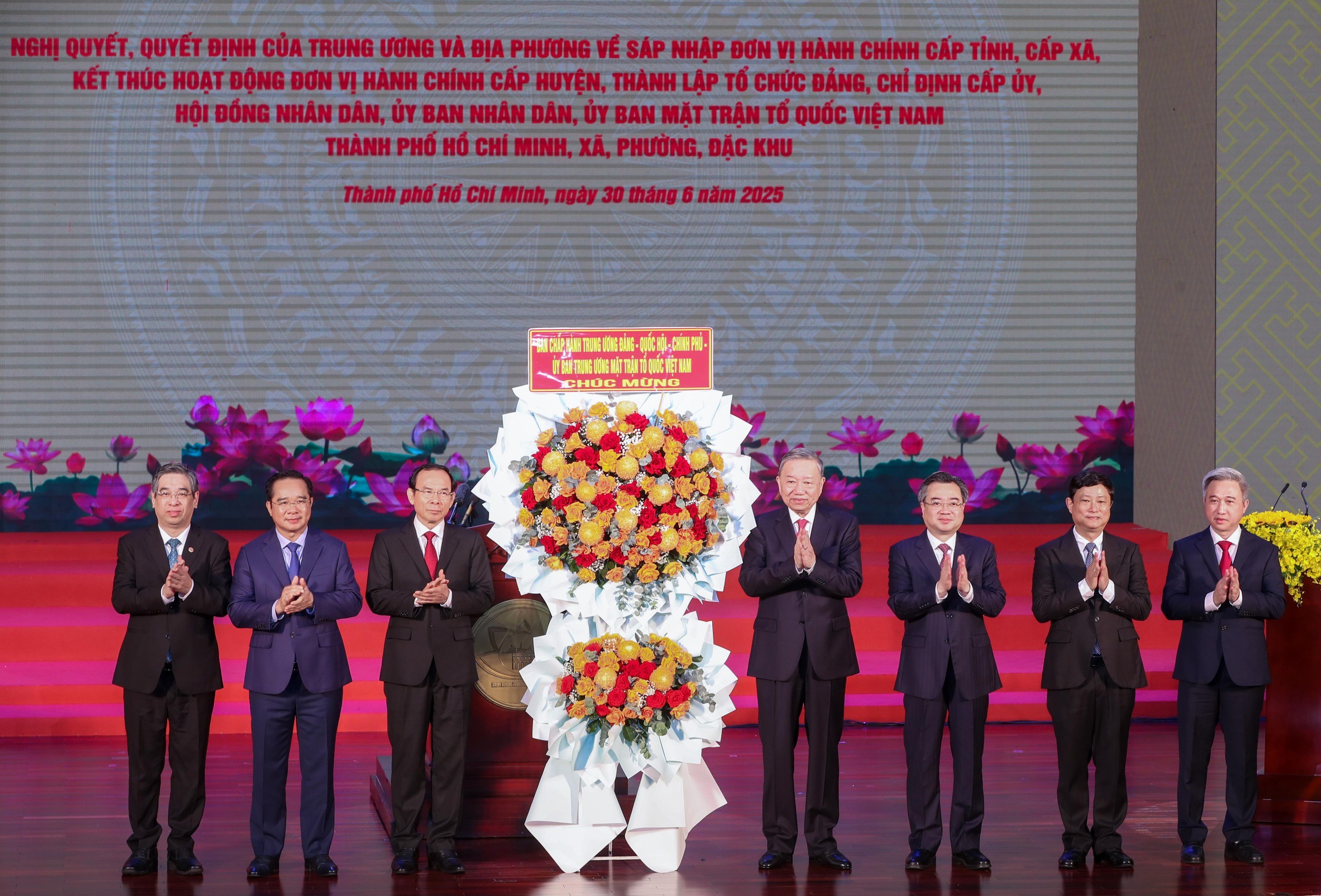 Nhìn lại cuộc hợp nhất TPHCM - Ảnh 4.