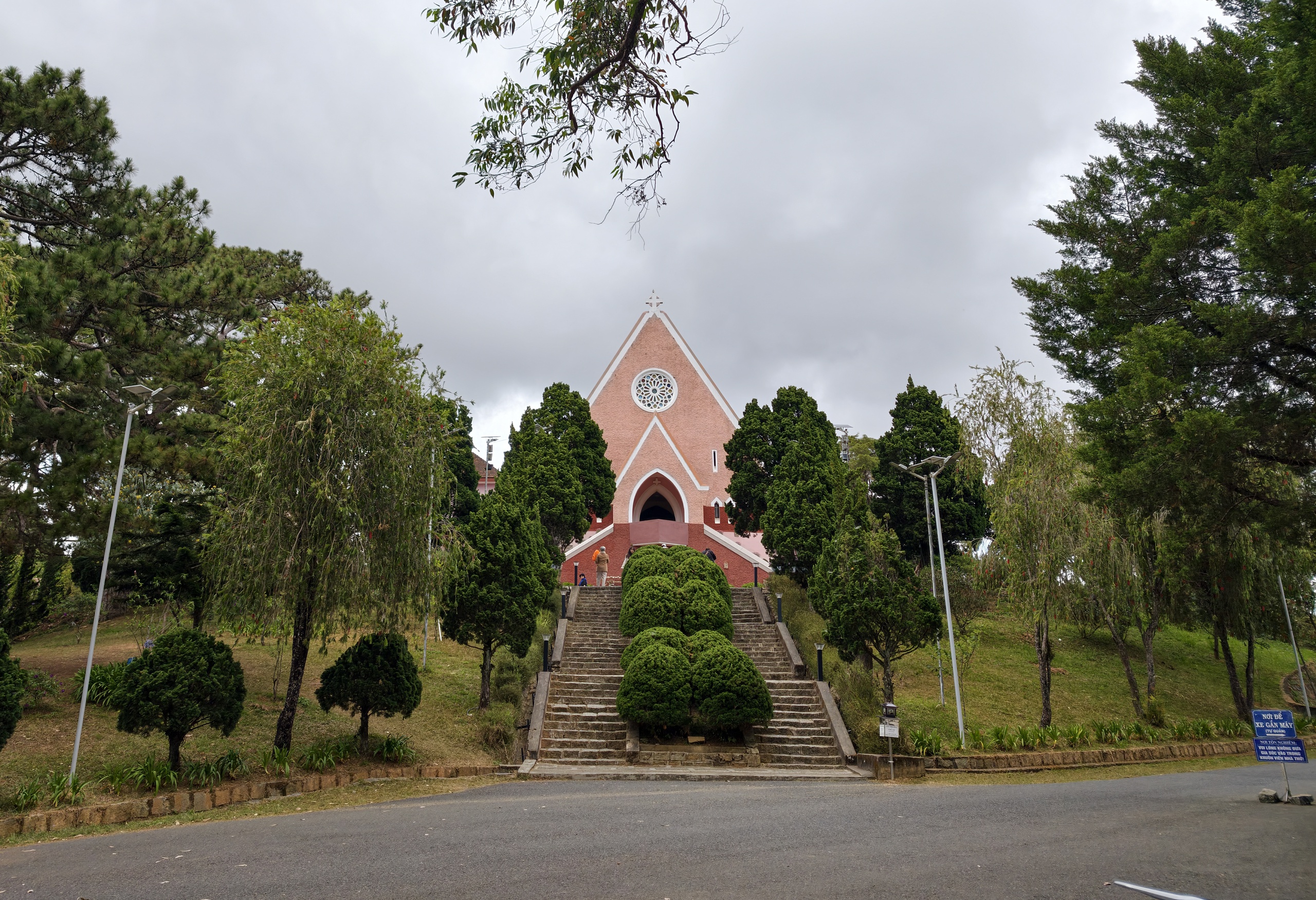 Ảnh độc đ&aacute;o Đ&agrave; Lạt hơn nửa thế kỷ trước v&agrave; đầu năm B&iacute;nh Ngọ 2026 - Ảnh 18.