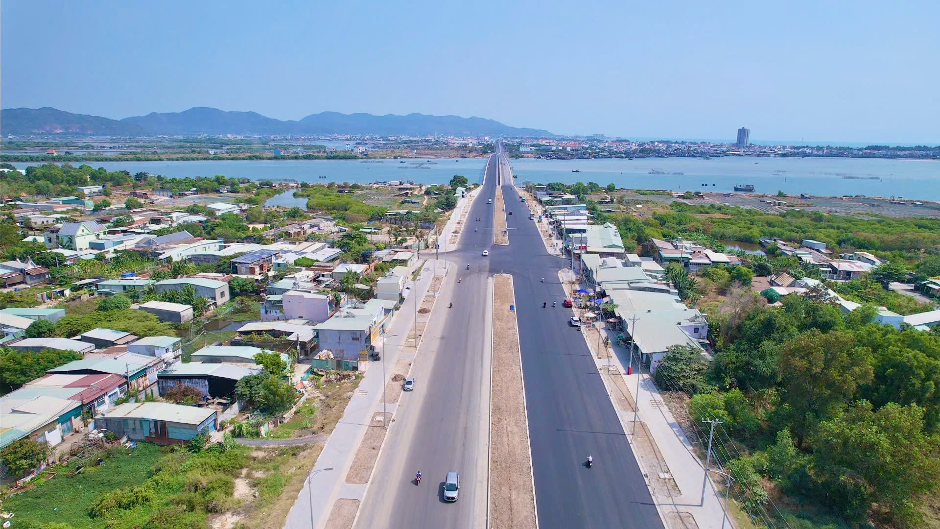 Cận cảnh tuyến đường ven biển ĐT994 TPHCM th&uacute;c đẩy du lịch v&agrave; kinh tế 2026 - Ảnh 4.