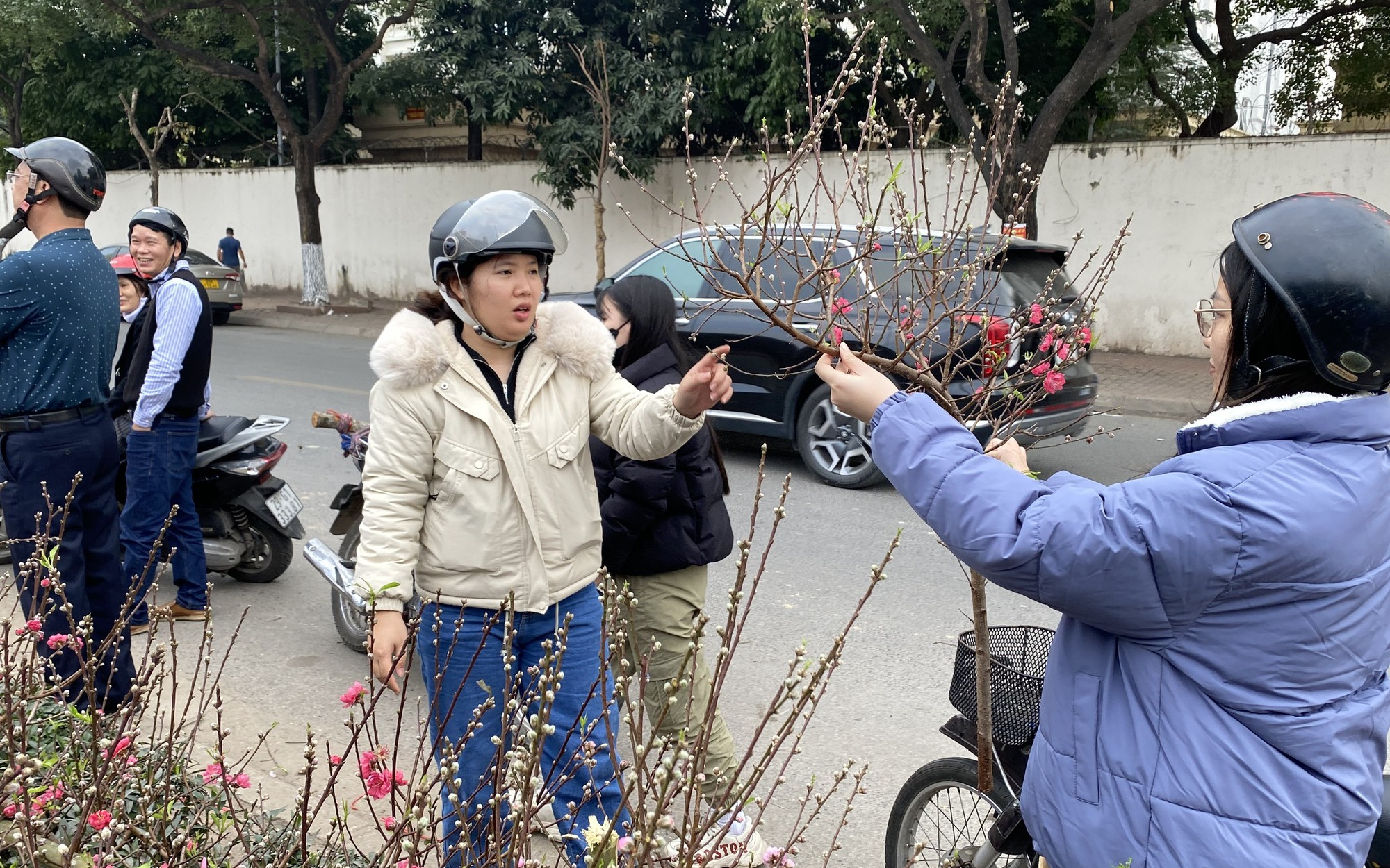 Không khí lạnh tràn về miền Bắc gây mưa rét vào đêm 2 - 3 năm 2026 - Ảnh 2. Không khí lạnh tràn về miền Bắc gây mưa rét vào đêm 2 - 3 năm 2026 - Ảnh 2.