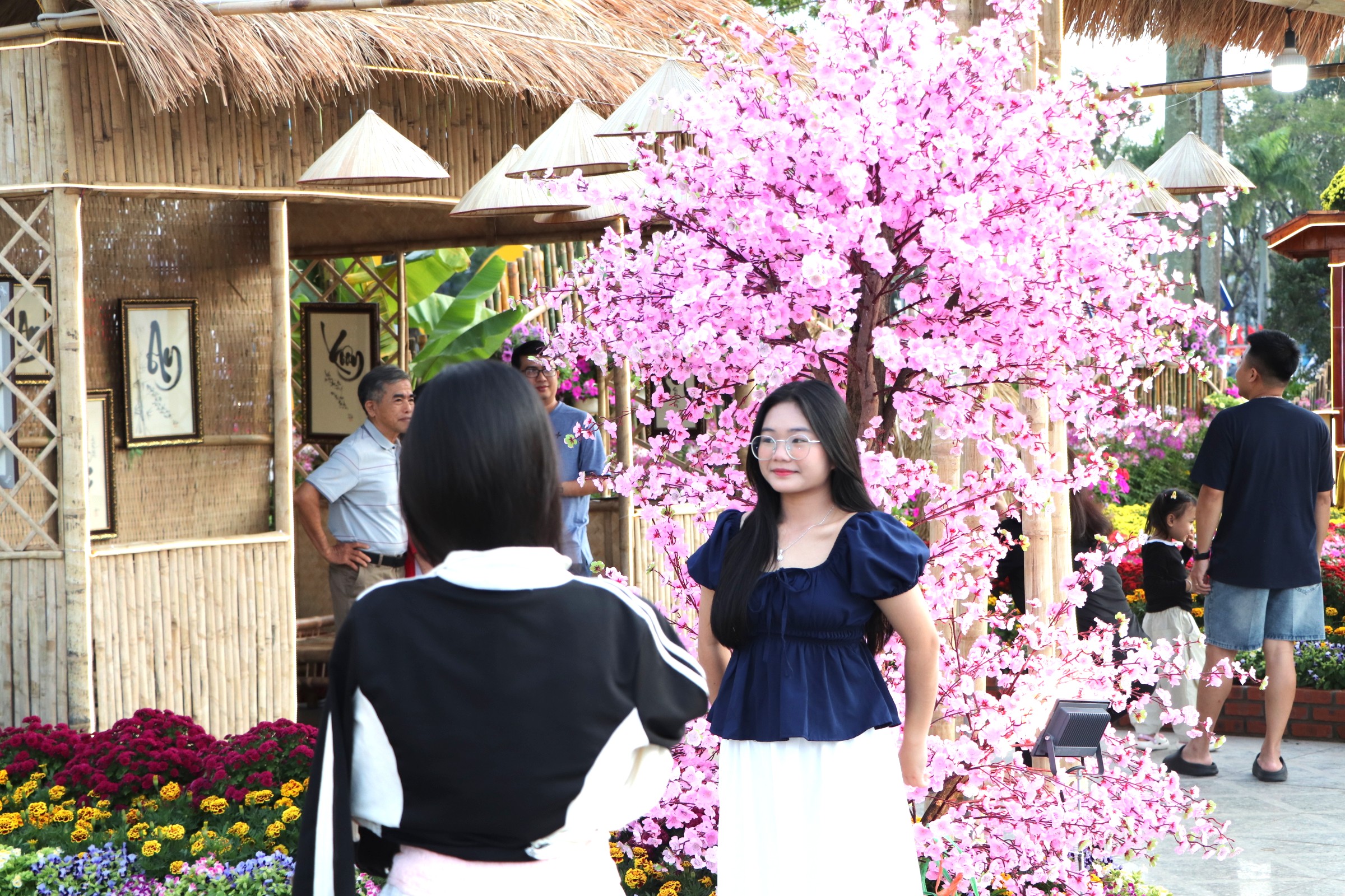 Rực rỡ sắc xuân trên vùng đất phía Nam Đà Nẵng - Ảnh 11. Rực rỡ sắc xuân trên vùng đất phía Nam Đà Nẵng - Ảnh 11.