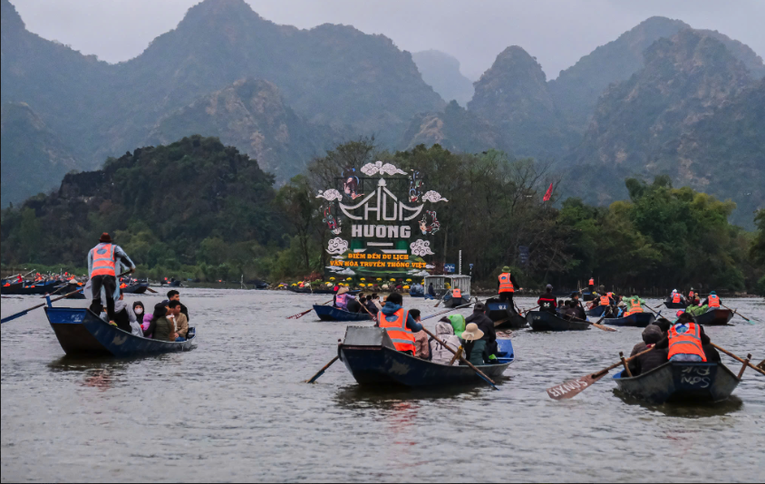 Những lễ hội nổi tiếng miền Bắc nhất định phải đến - Ảnh 1.