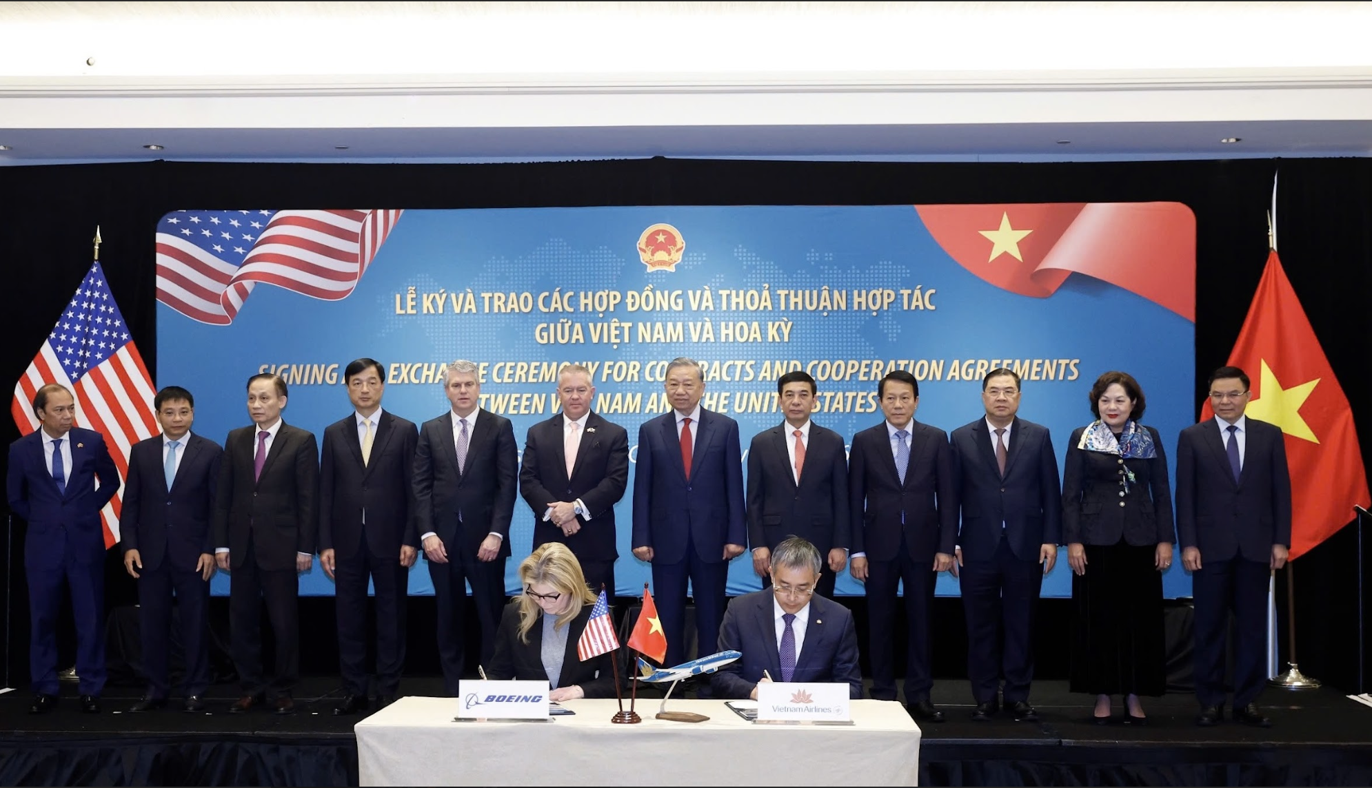 Tổng B&iacute; thư T&ocirc; L&acirc;m chứng kiến Vietnam Airlines k&yacute; kết mua 50 m&aacute;y bay - Ảnh 1.