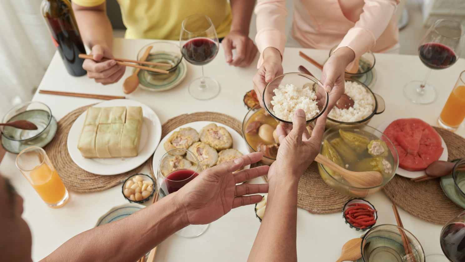 Bác sĩ khuyến cáo cách chăm sóc trẻ nhỏ, người cao tuổi để tránh “hậu Tết” mệt mỏi - Ảnh 2.